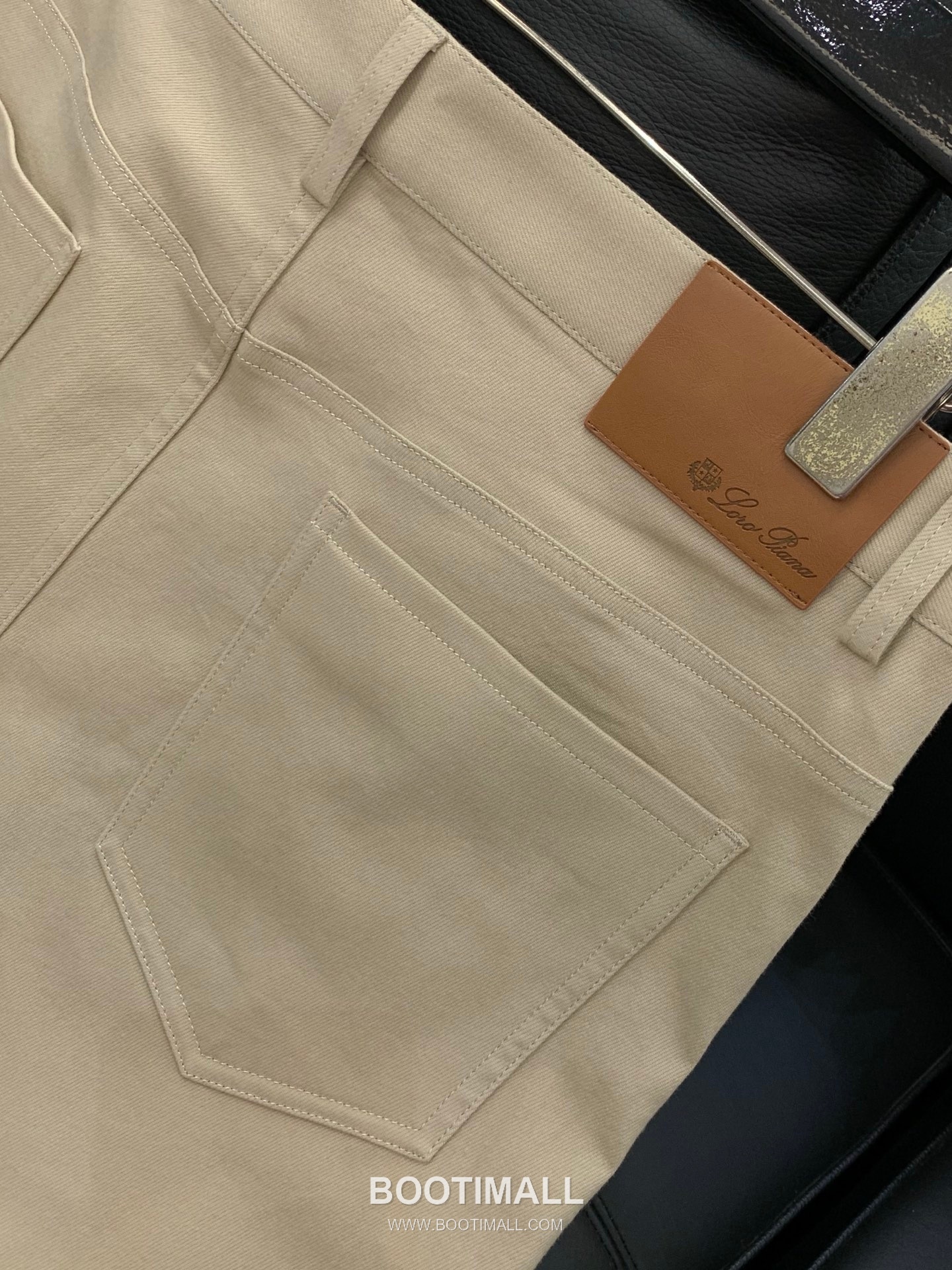 Loro Piana SS26 Cotton Blend Casual Pants with Logo Print 로로피아나 SS26 코튼 혼방 캐주얼 팬츠 로고 프린트 7