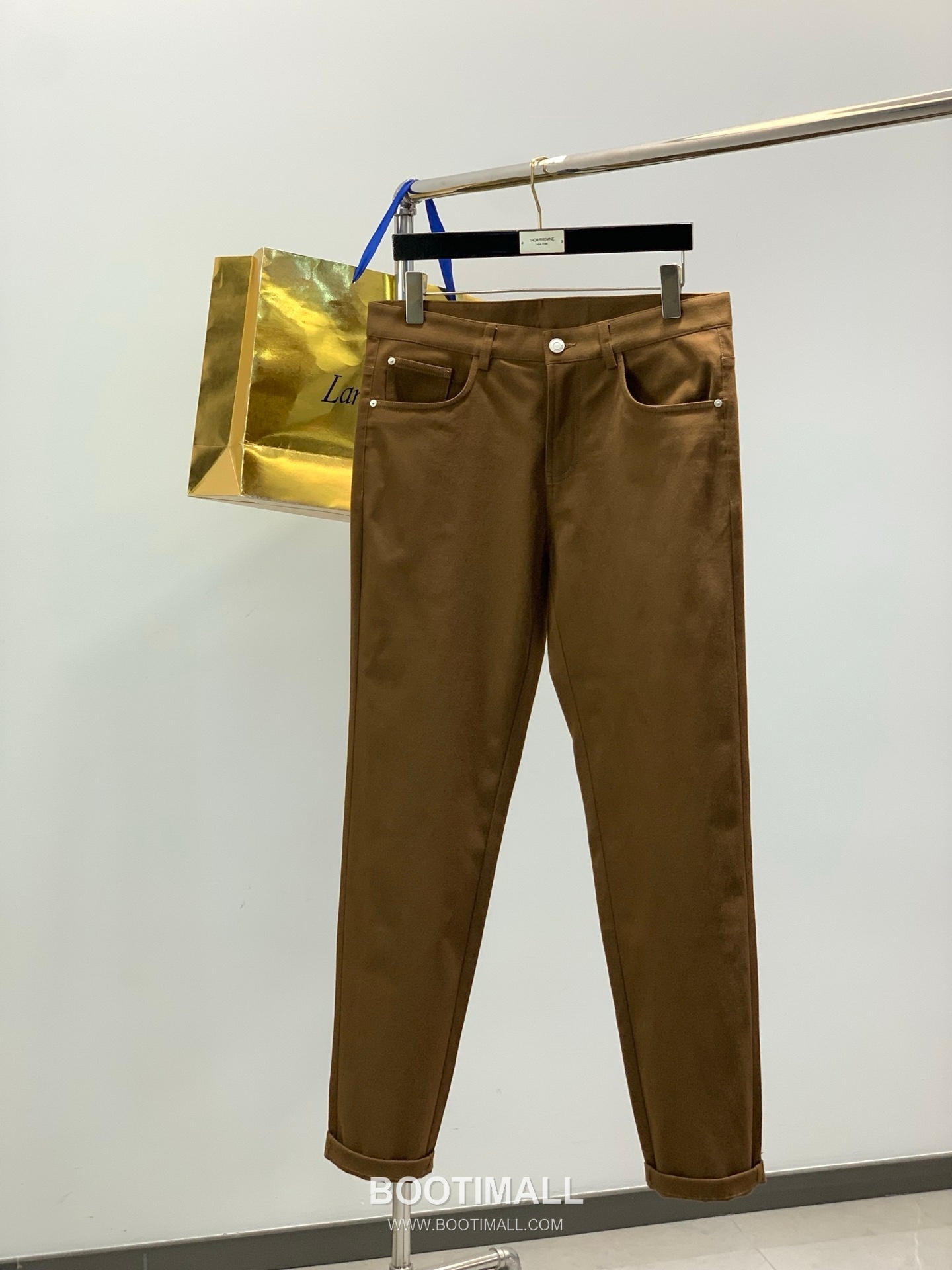 Loro Piana SS26 Cotton Blend Casual Pants with Logo Print 로로피아나 SS26 코튼 혼방 캐주얼 팬츠 로고 프린트 1
