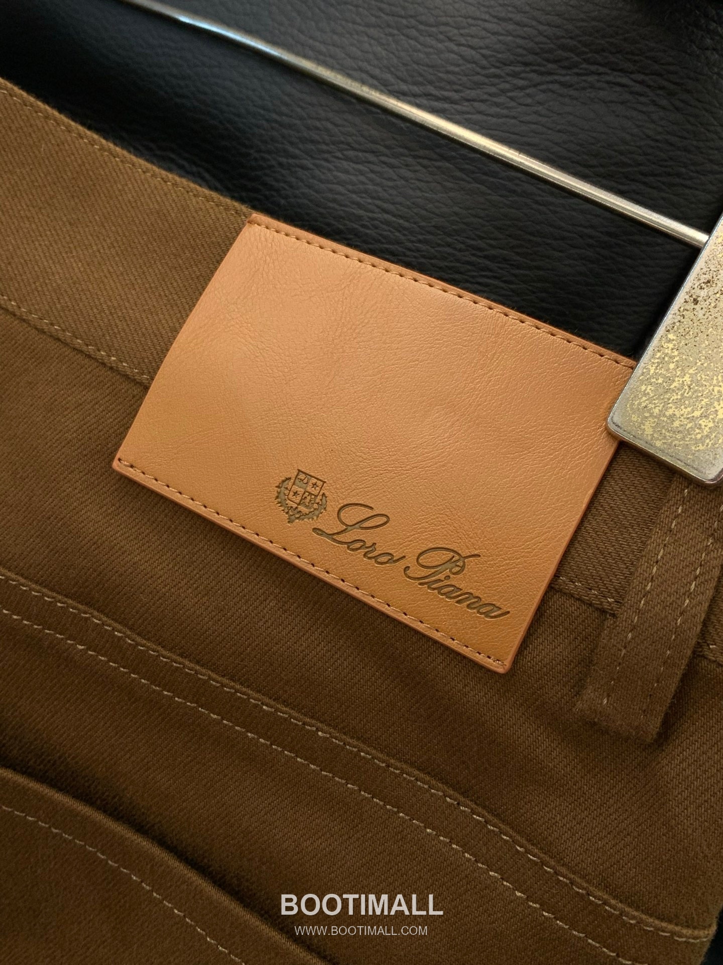 Loro Piana SS26 Cotton Blend Casual Pants with Logo Print 로로피아나 SS26 코튼 혼방 캐주얼 팬츠 로고 프린트 8