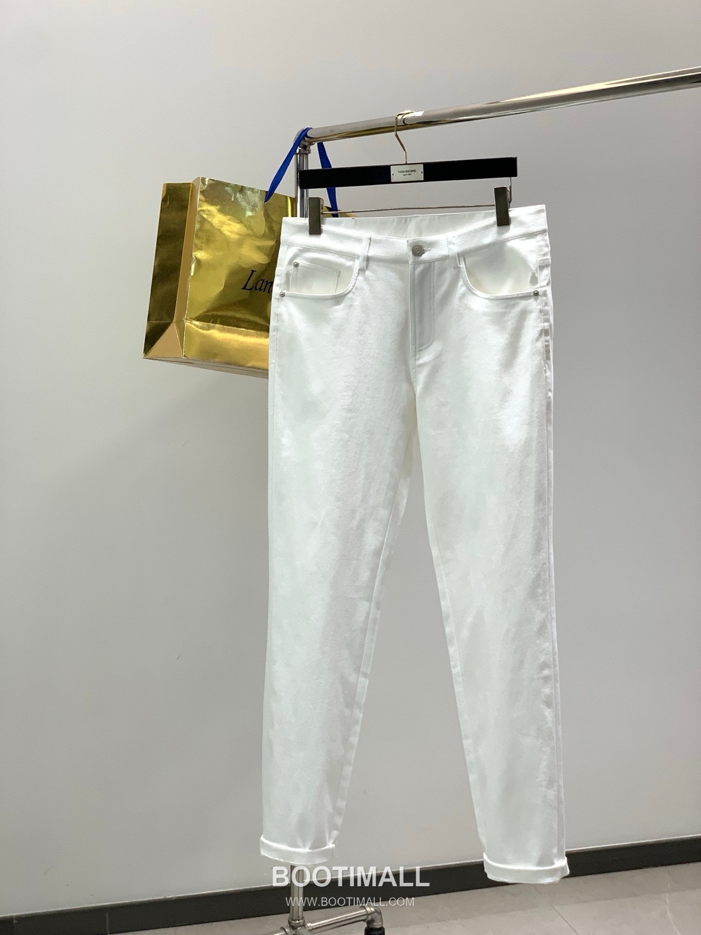 Loro Piana SS26 Cotton Blend Casual Pants with Logo Print 로로피아나 SS26 코튼 혼방 캐주얼 팬츠 로고 프린트 1