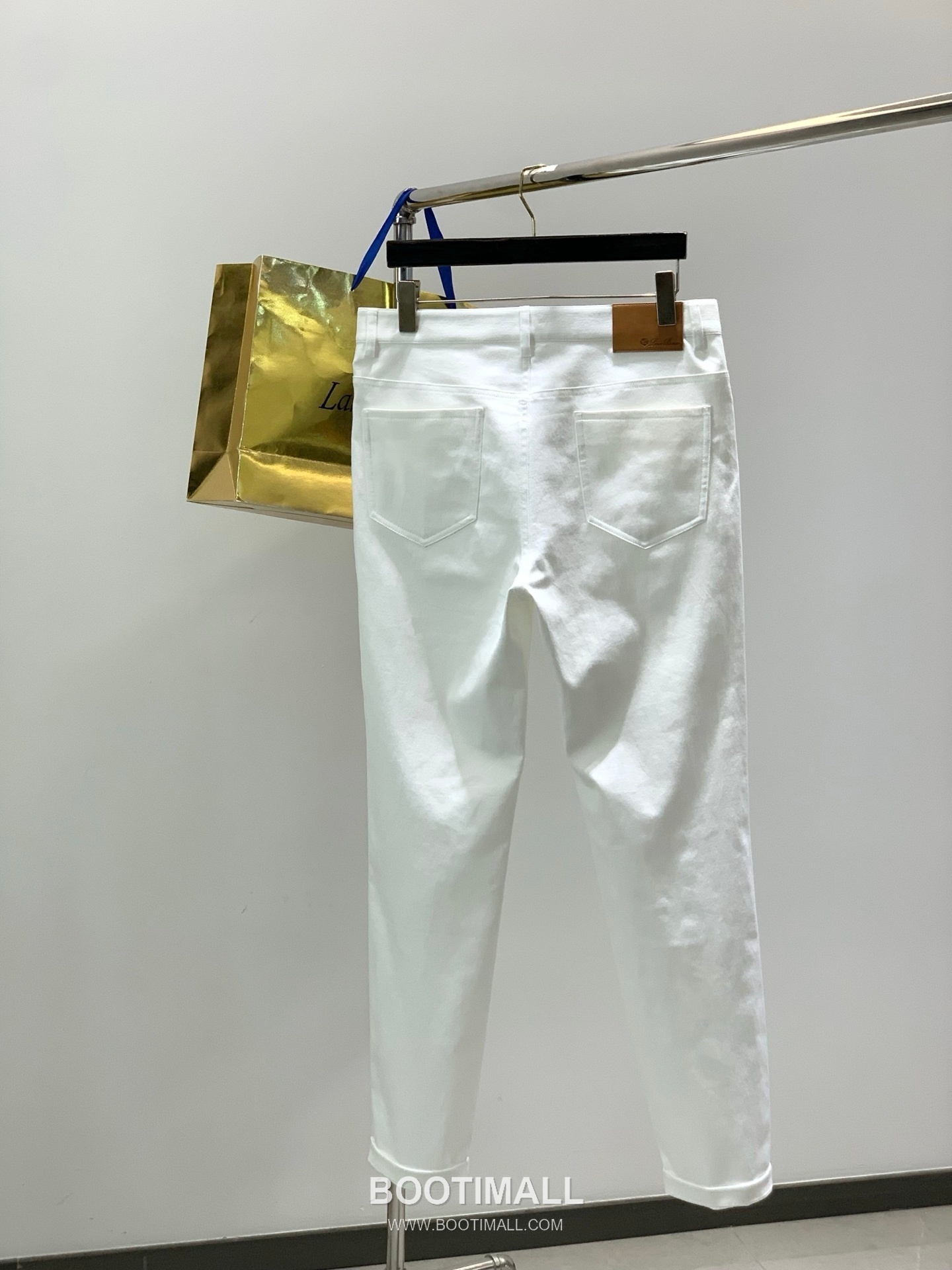 Loro Piana SS26 Cotton Blend Casual Pants with Logo Print 로로피아나 SS26 코튼 혼방 캐주얼 팬츠 로고 프린트 2