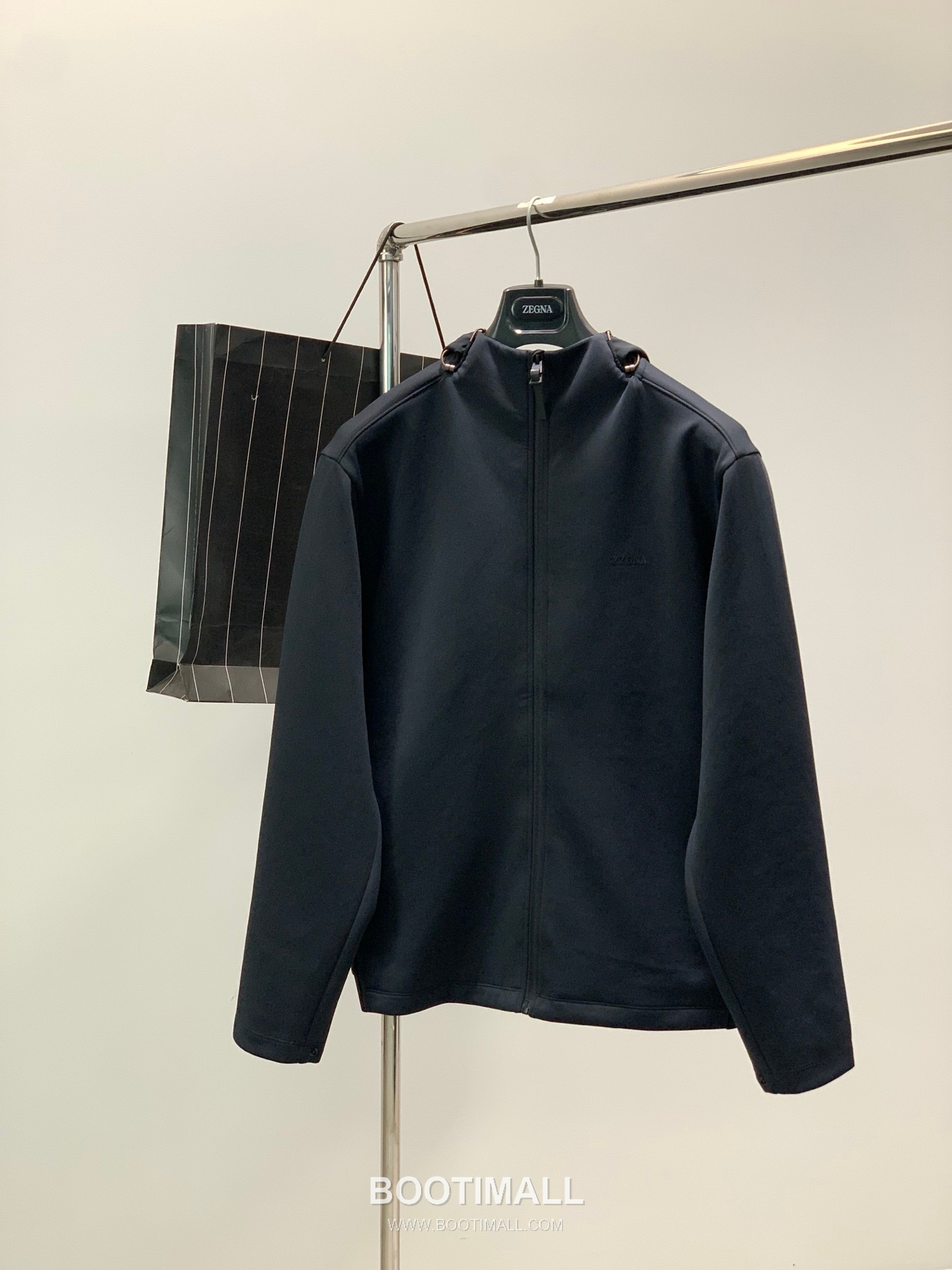 Zegna SS26 Cotton Blend Zip Jacket and Pants Set with Logo Print 제냐 SS26 코튼 혼방 집 재킷 팬츠 세트 로고 프린트 1