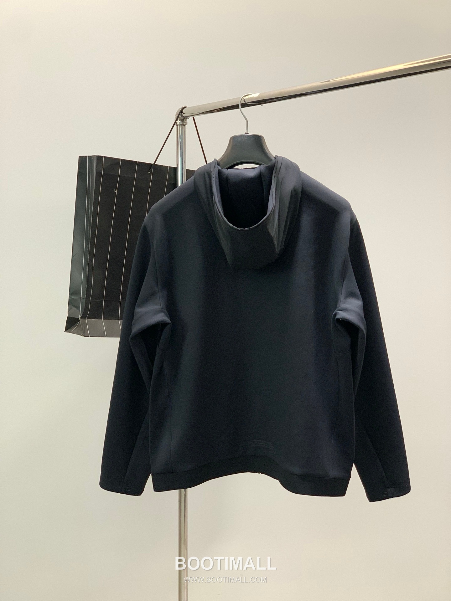 Zegna SS26 Cotton Blend Zip Jacket and Pants Set with Logo Print 제냐 SS26 코튼 혼방 집 재킷 팬츠 세트 로고 프린트 2