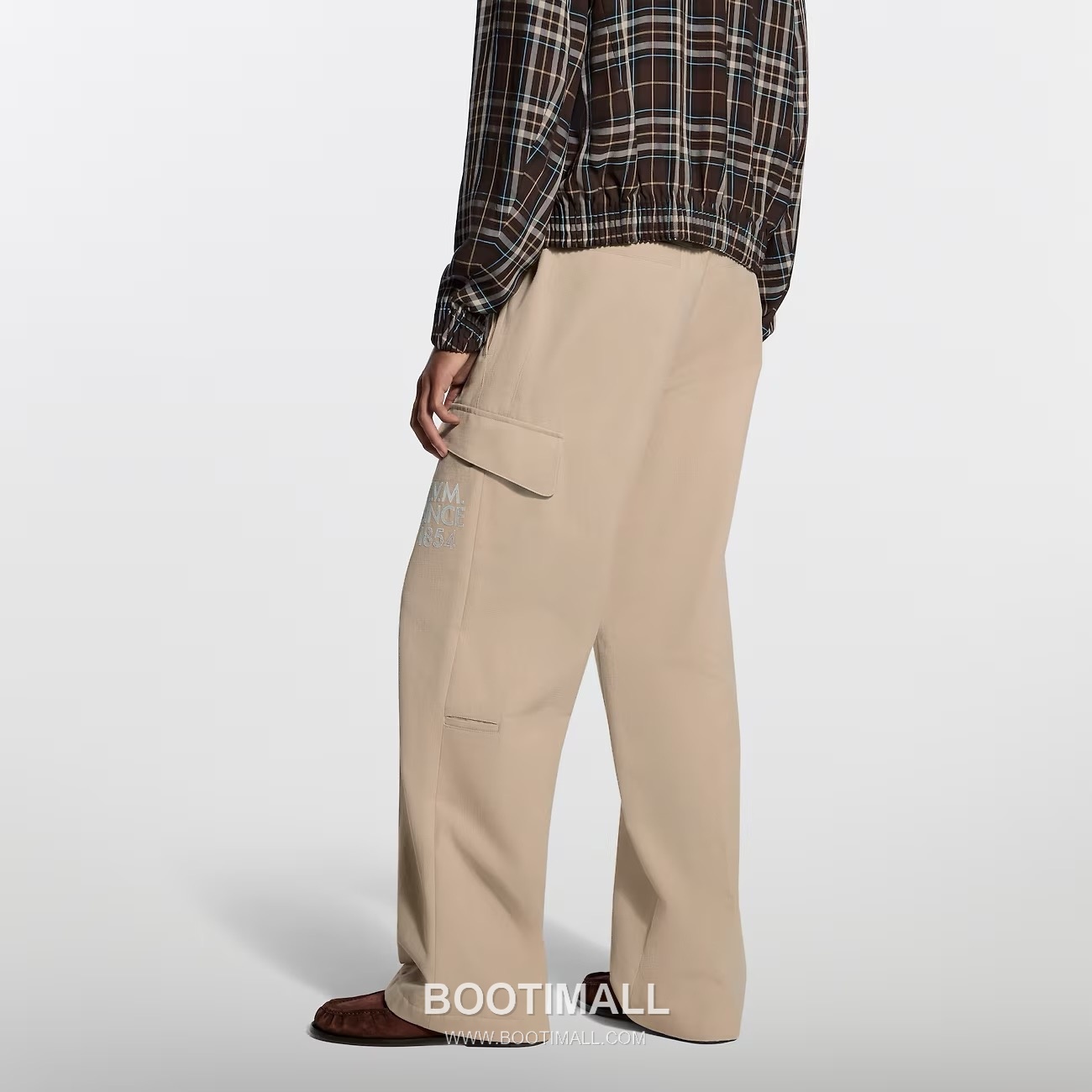 Louis Vuitton SS26 Cotton Blend Pants with Embroidered Logo 루이비통 SS26 코튼 혼방 팬츠 자수 로고 3