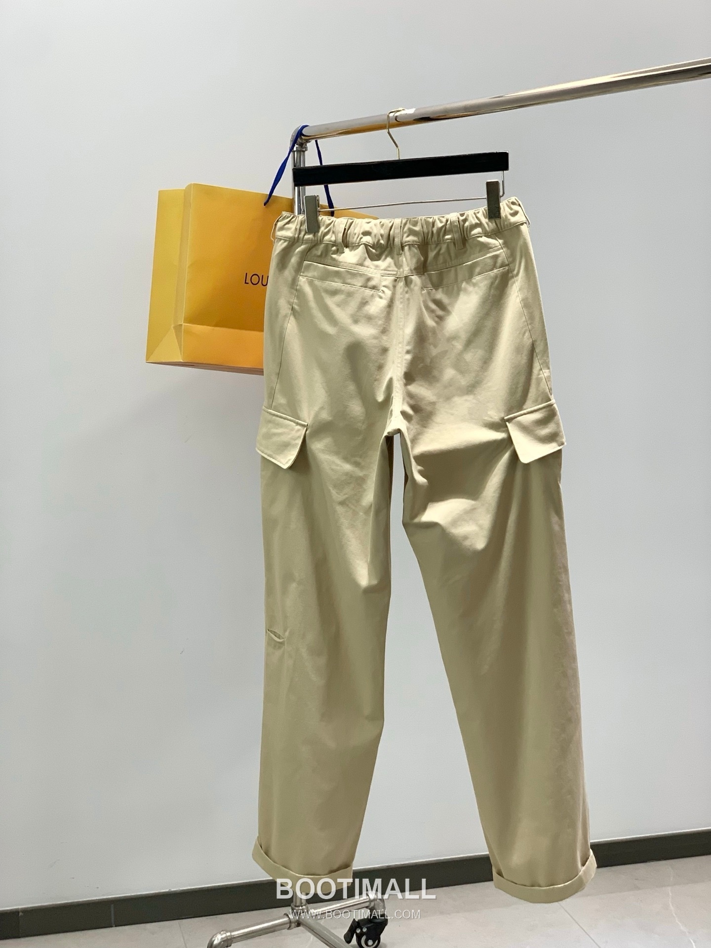 Louis Vuitton SS26 Cotton Blend Pants with Embroidered Logo 루이비통 SS26 코튼 혼방 팬츠 자수 로고 5