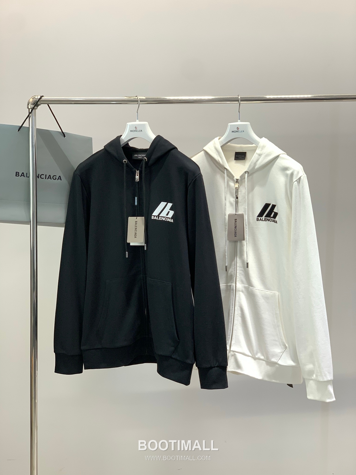 Balenciaga SS26 Cotton Blend Hooded Zip Jacket with Logo Print 발렌시아가 SS26 코튼 혼방 후드 집 재킷 로고 프린트 9
