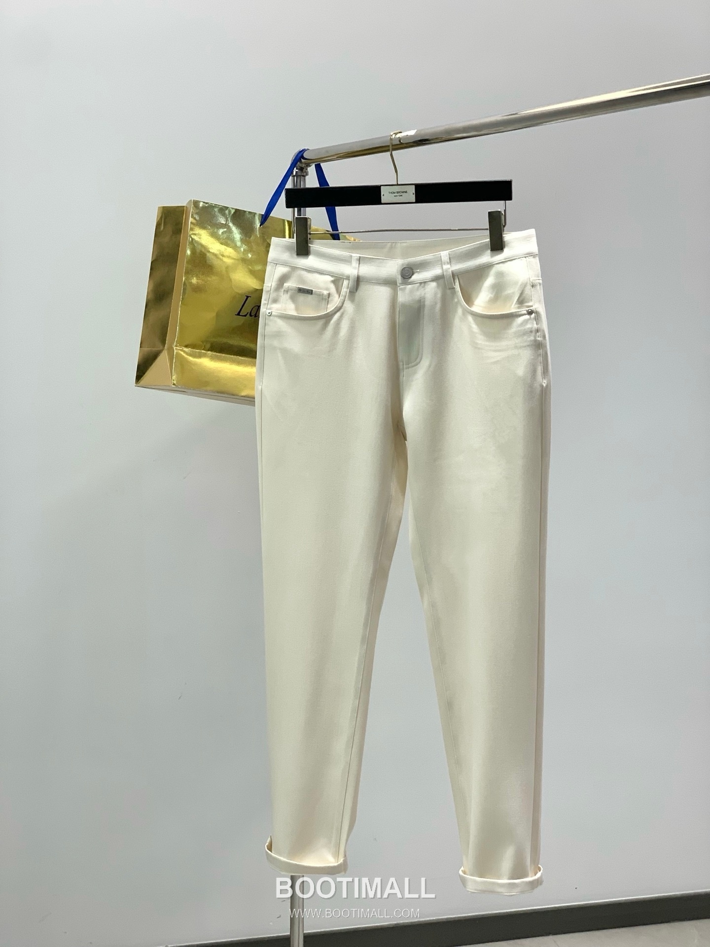 Loro Piana SS26 Cotton Blend Casual Pants with Logo Print 로로피아나 SS26 코튼 혼방 캐주얼 팬츠 로고 프린트 1