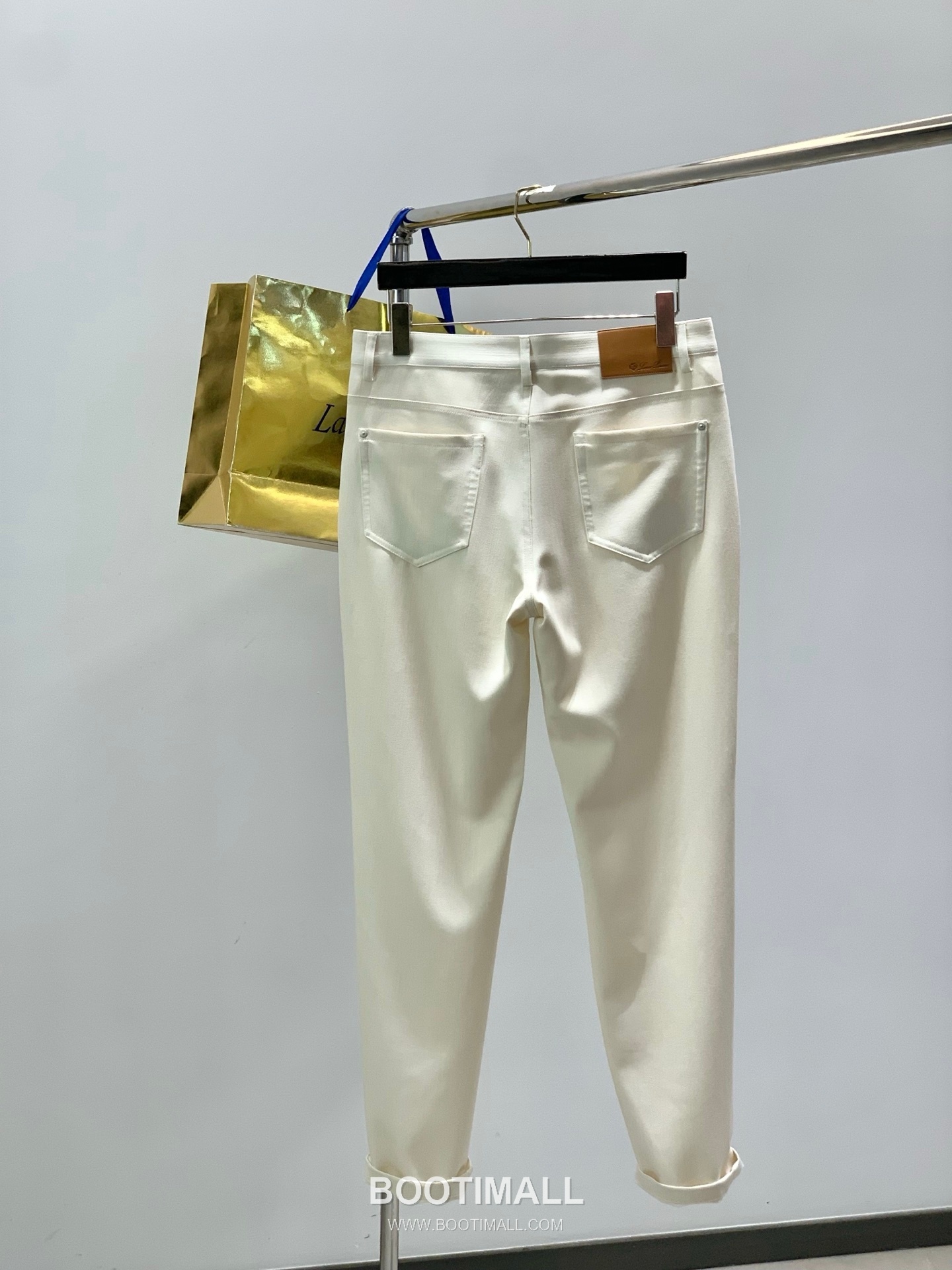 Loro Piana SS26 Cotton Blend Casual Pants with Logo Print 로로피아나 SS26 코튼 혼방 캐주얼 팬츠 로고 프린트 2