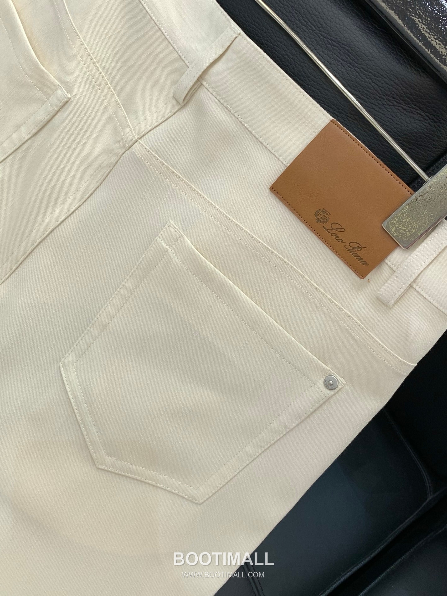 Loro Piana SS26 Cotton Blend Casual Pants with Logo Print 로로피아나 SS26 코튼 혼방 캐주얼 팬츠 로고 프린트 7