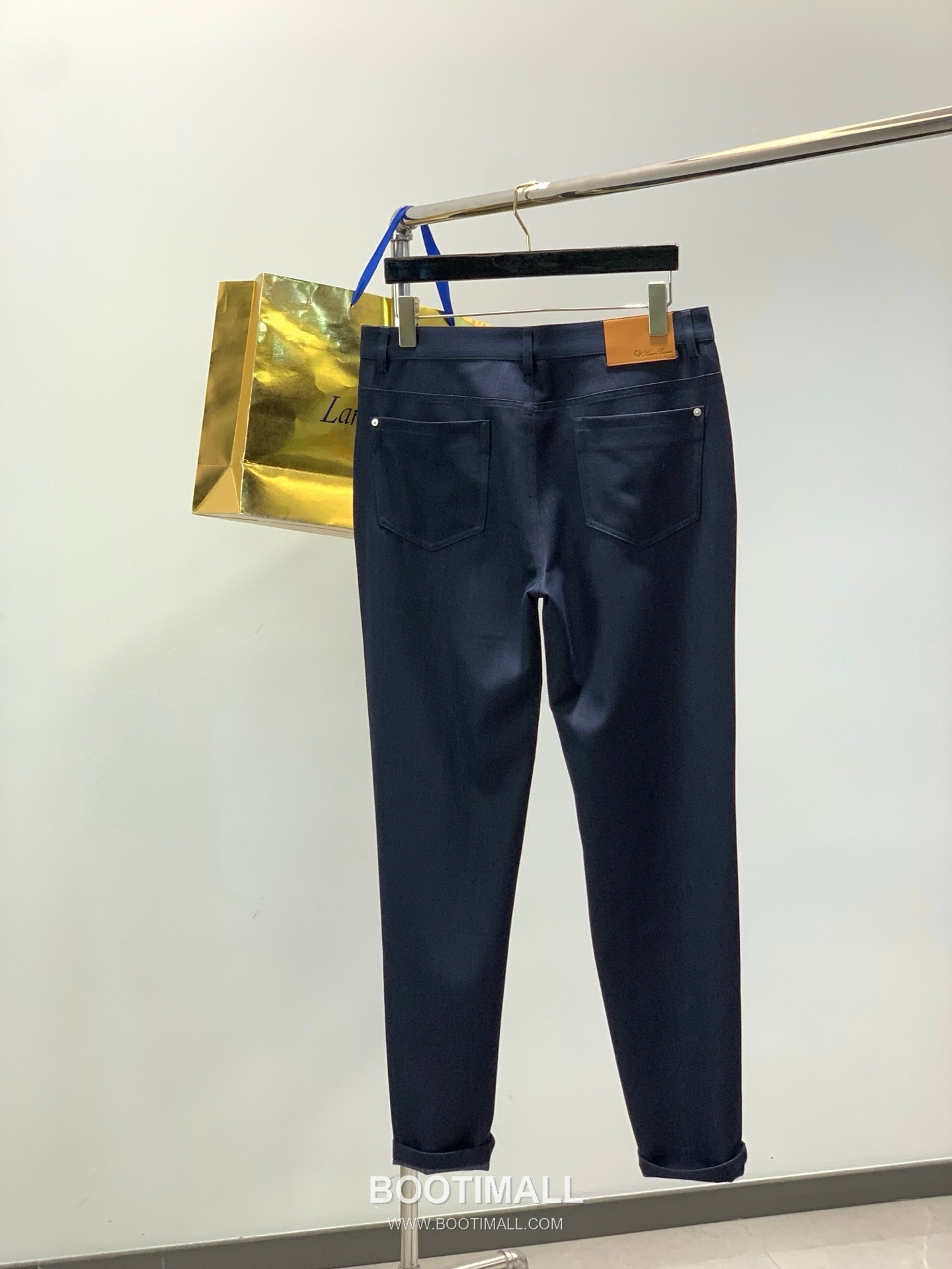 Loro Piana SS26 Cotton Blend Casual Pants with Logo Print 로로피아나 SS26 코튼 혼방 캐주얼 팬츠 로고 프린트 2