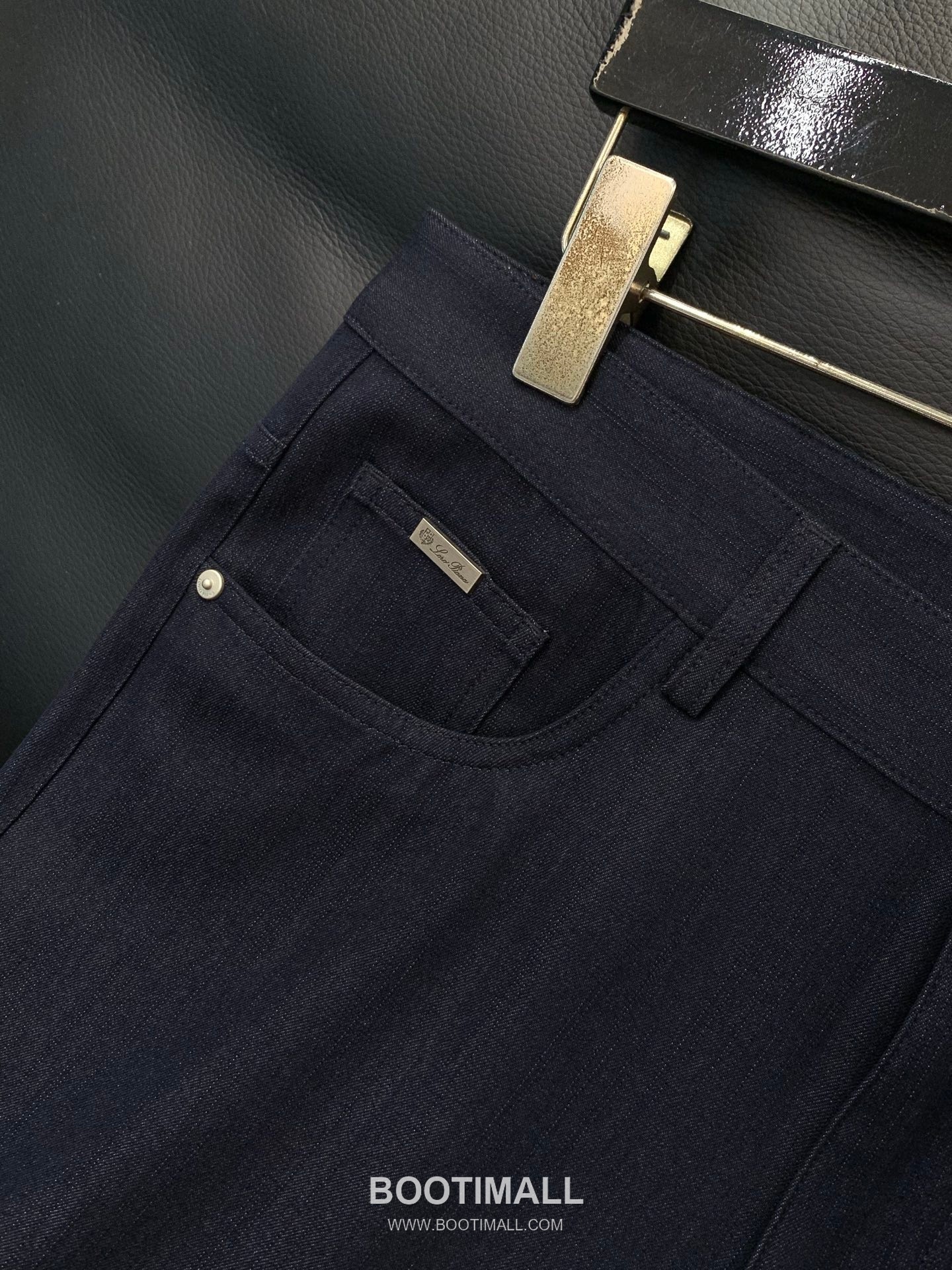 Loro Piana SS26 Cotton Blend Casual Pants with Logo Print 로로피아나 SS26 코튼 혼방 캐주얼 팬츠 로고 프린트 4