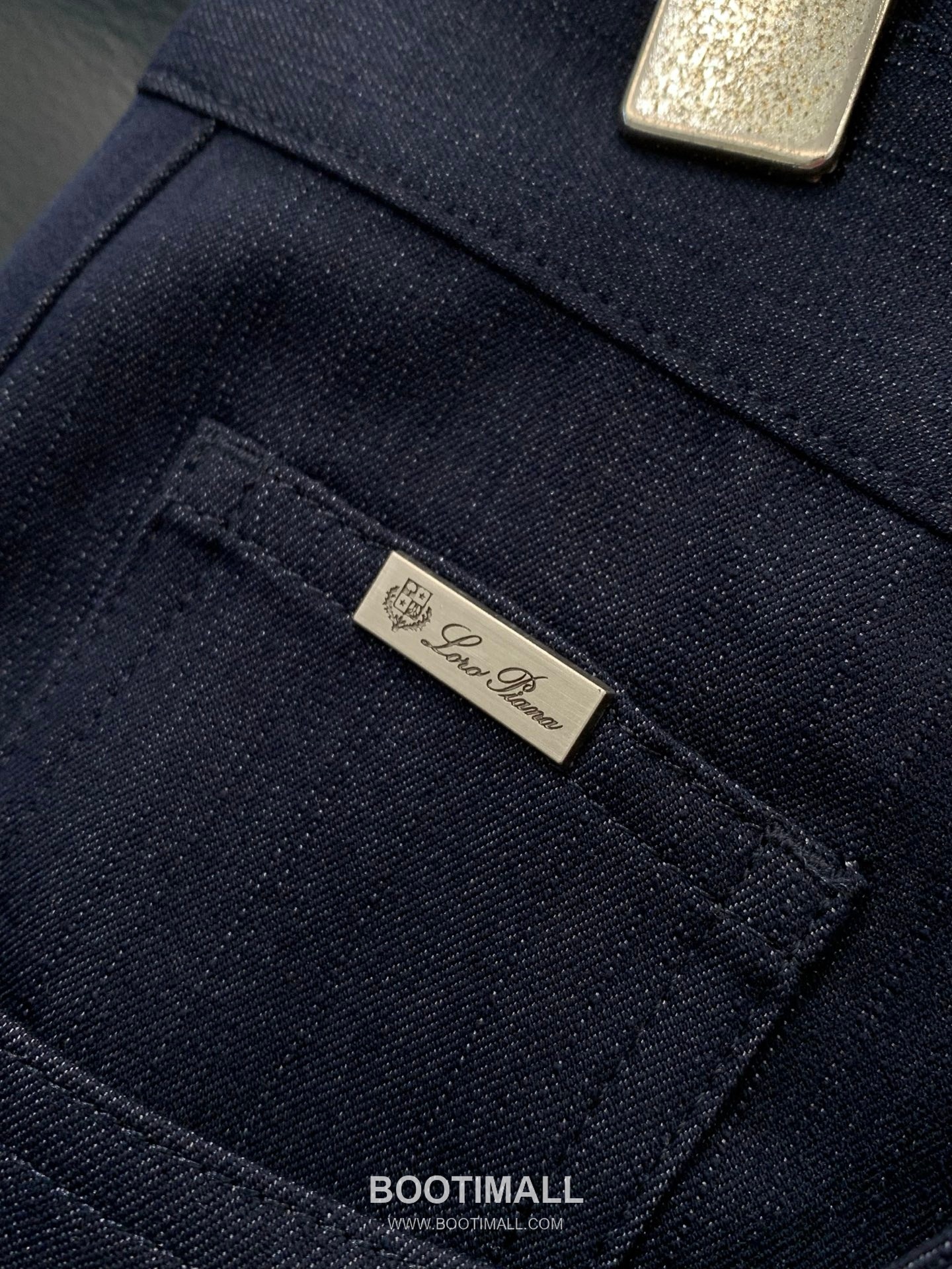 Loro Piana SS26 Cotton Blend Casual Pants with Logo Print 로로피아나 SS26 코튼 혼방 캐주얼 팬츠 로고 프린트 5