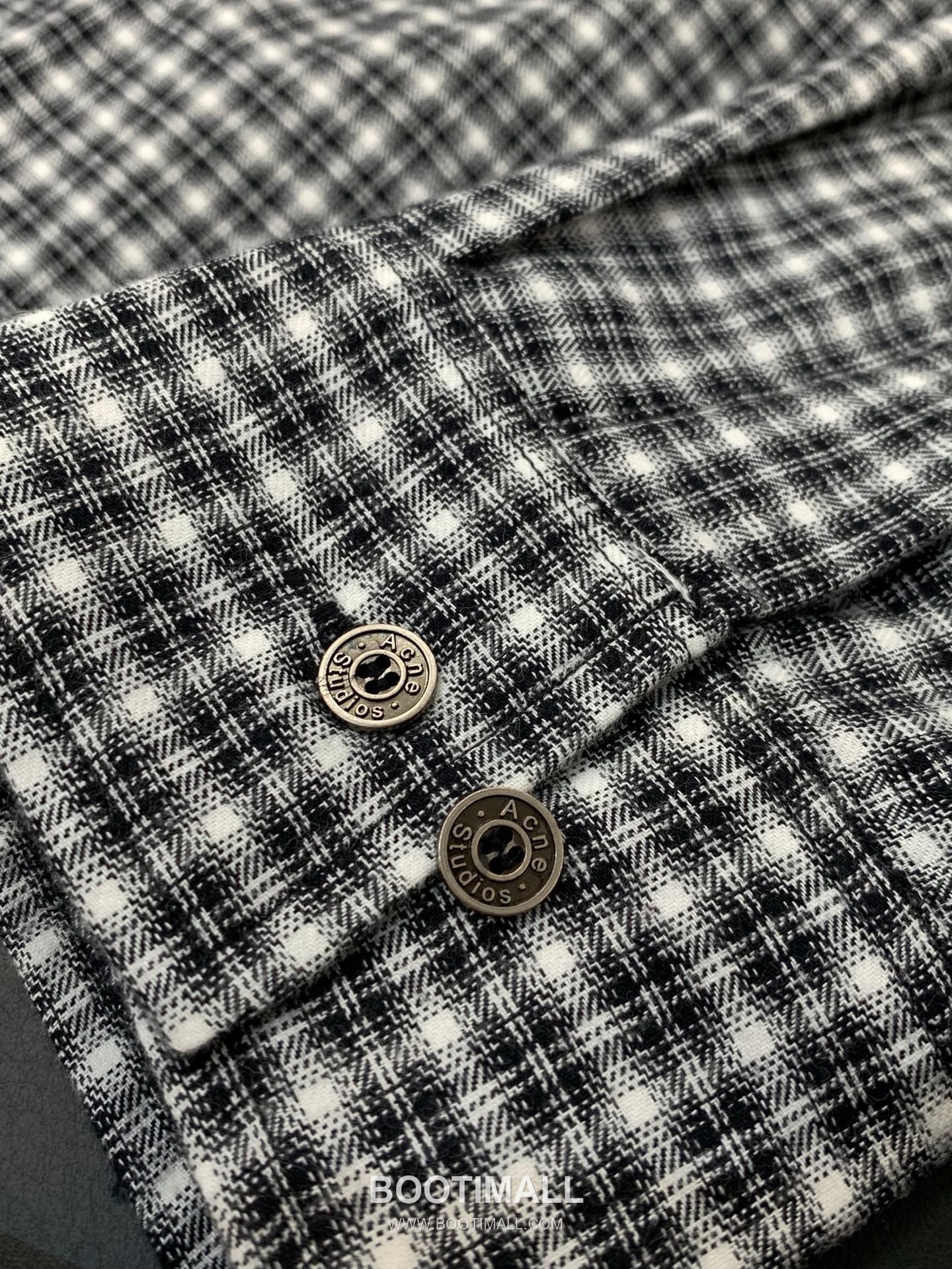 Acne Studios SS26 Cotton Long Sleeve Shirt with Embroidered Logo 아크네스튜디오 SS26 코튼 롱슬리브 셔츠 자수 로고 7