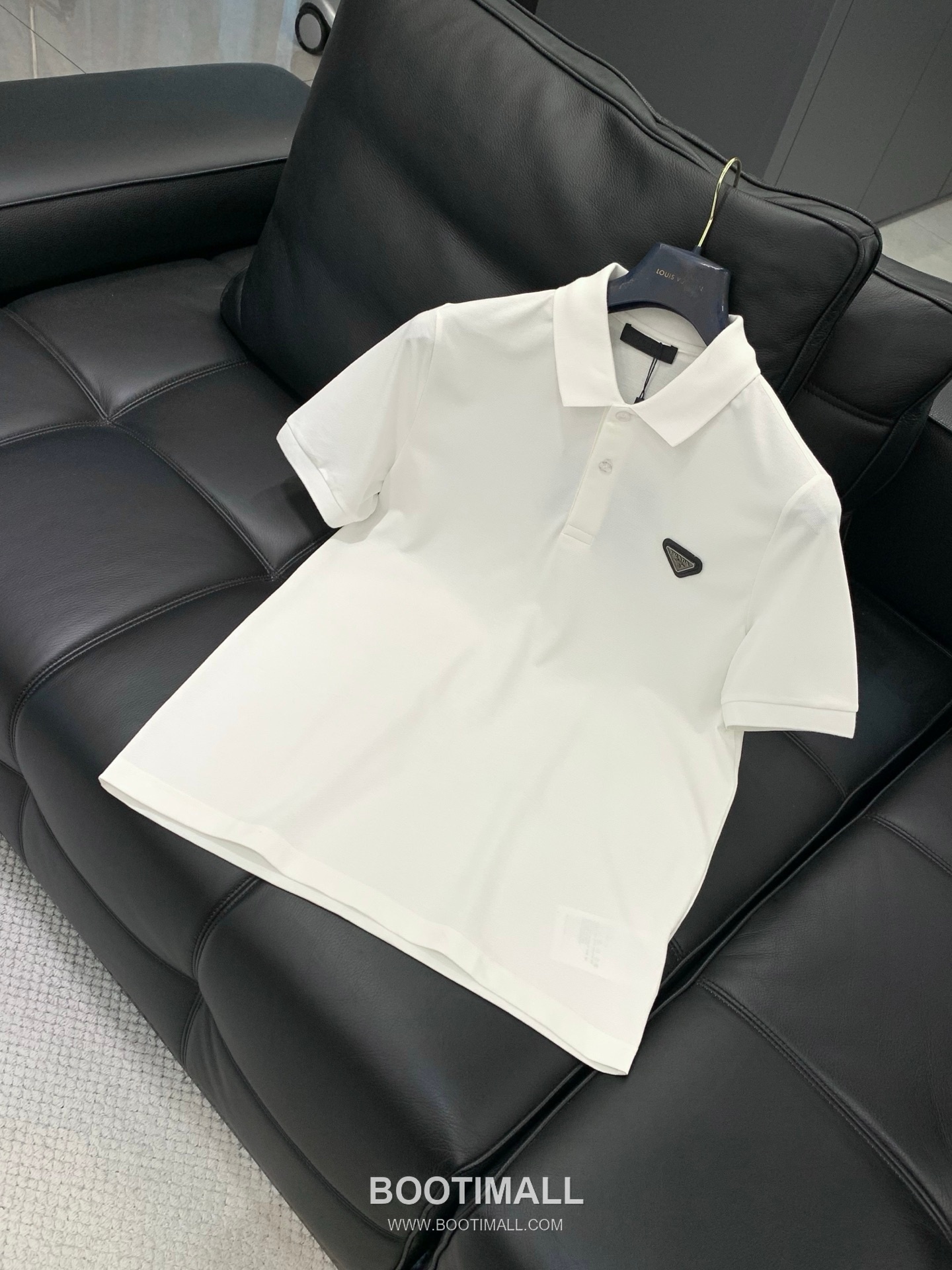 Prada SS26 Cotton Collared Short Sleeve T-Shirt with Logo Print 프라다 SS26 코튼 카라 반팔 티셔츠 로고 프린트 3