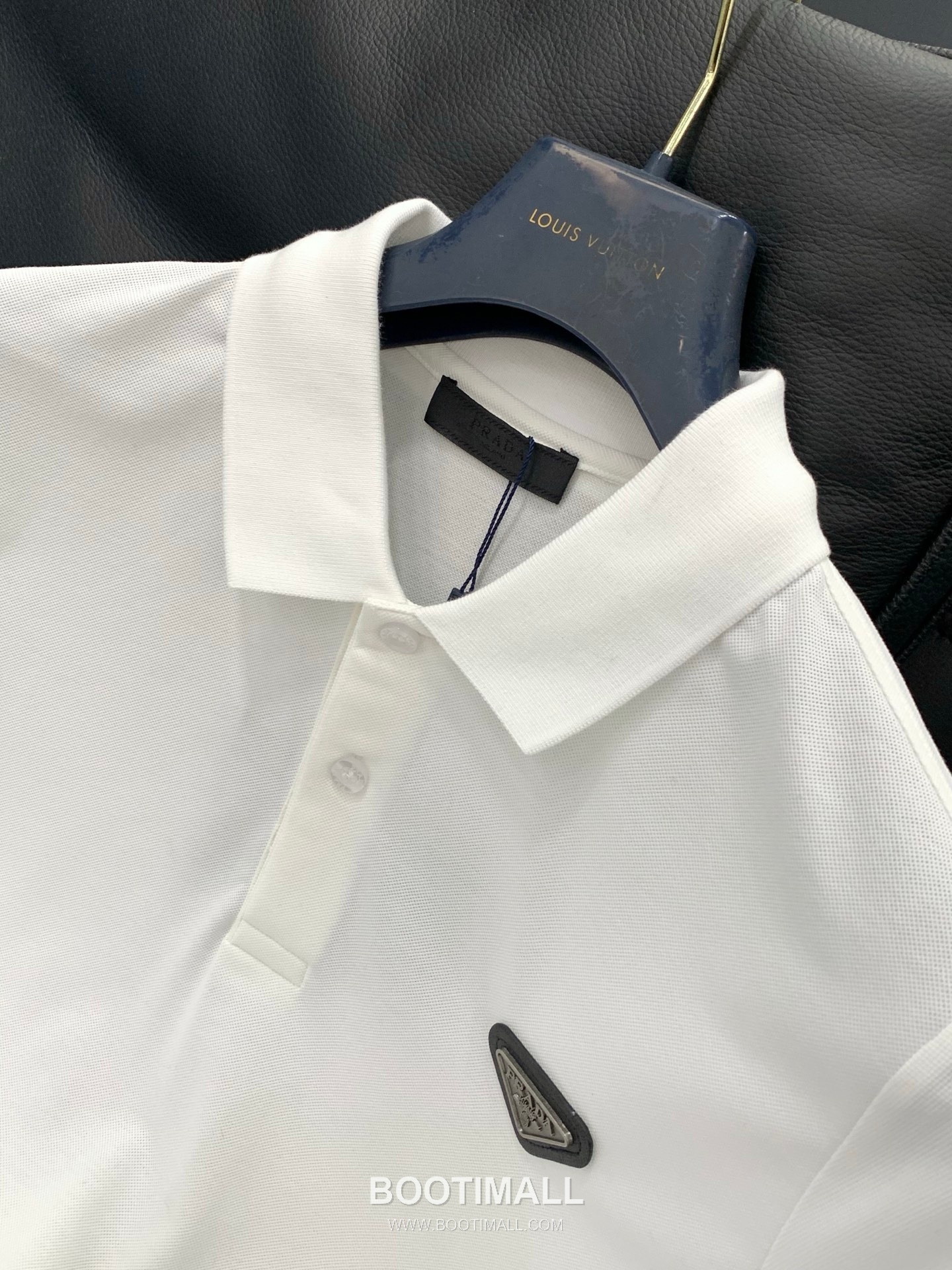 Prada SS26 Cotton Collared Short Sleeve T-Shirt with Logo Print 프라다 SS26 코튼 카라 반팔 티셔츠 로고 프린트 4