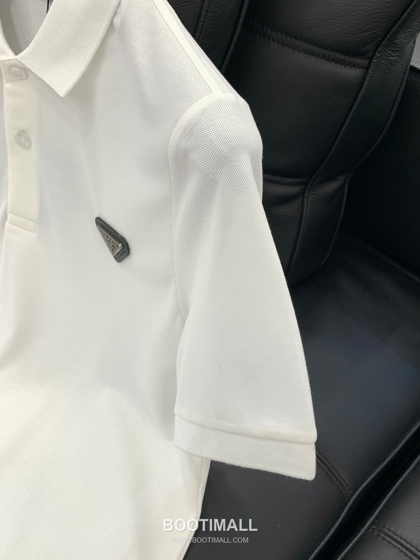 Prada SS26 Cotton Collared Short Sleeve T-Shirt with Logo Print 프라다 SS26 코튼 카라 반팔 티셔츠 로고 프린트 5