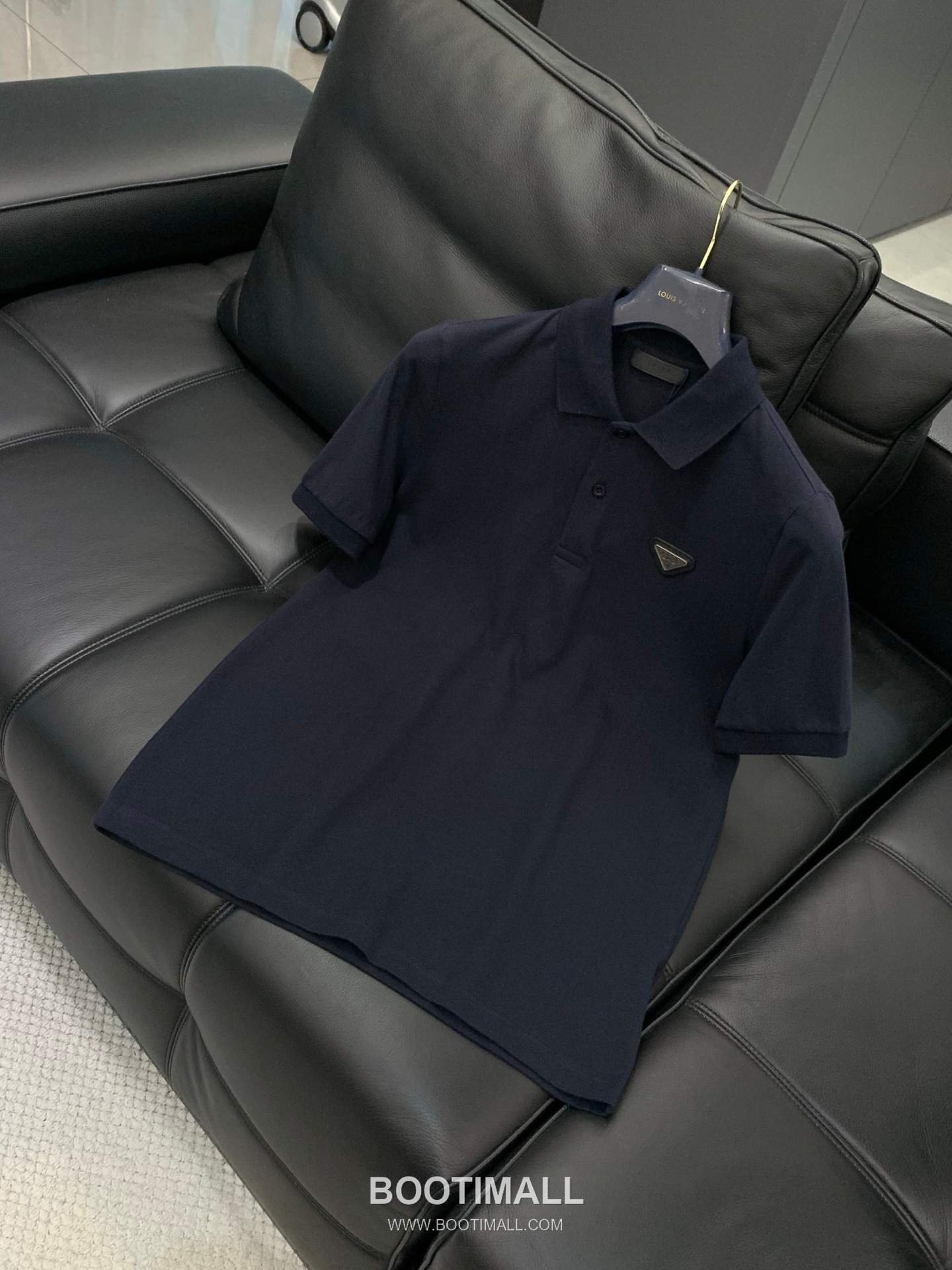 Prada SS26 Cotton Collared Short Sleeve T-Shirt with Logo Print 프라다 SS26 코튼 카라 반팔 티셔츠 로고 프린트 3