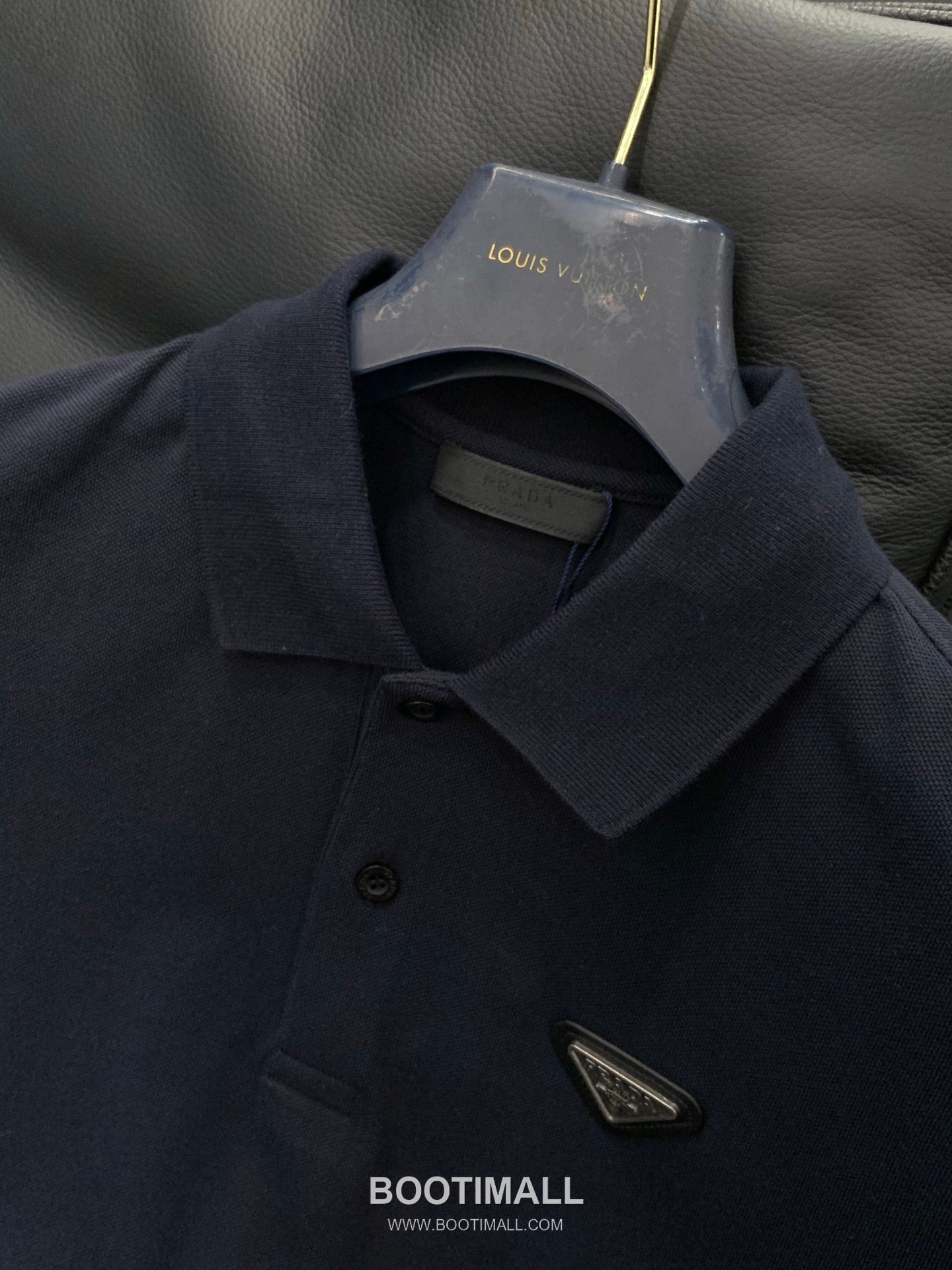 Prada SS26 Cotton Collared Short Sleeve T-Shirt with Logo Print 프라다 SS26 코튼 카라 반팔 티셔츠 로고 프린트 4