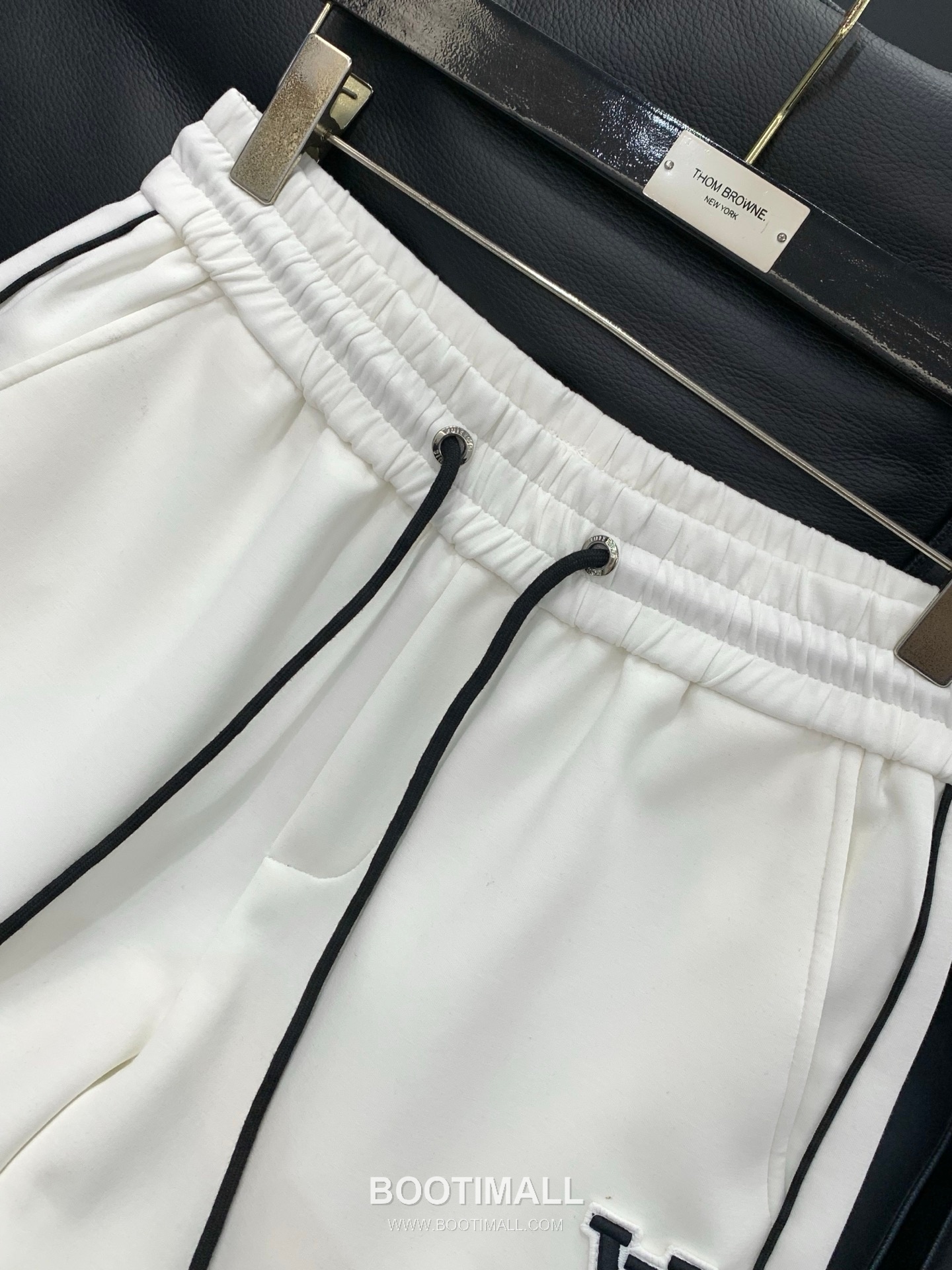 Louis Vuitton SS26 Cotton Blend Pants with Embroidered Logo 루이비통 SS26 코튼 혼방 팬츠 자수 로고 3