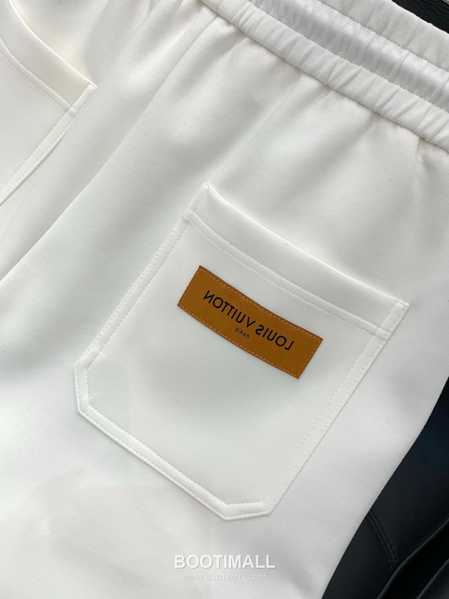 Louis Vuitton SS26 Cotton Blend Pants with Embroidered Logo 루이비통 SS26 코튼 혼방 팬츠 자수 로고 8