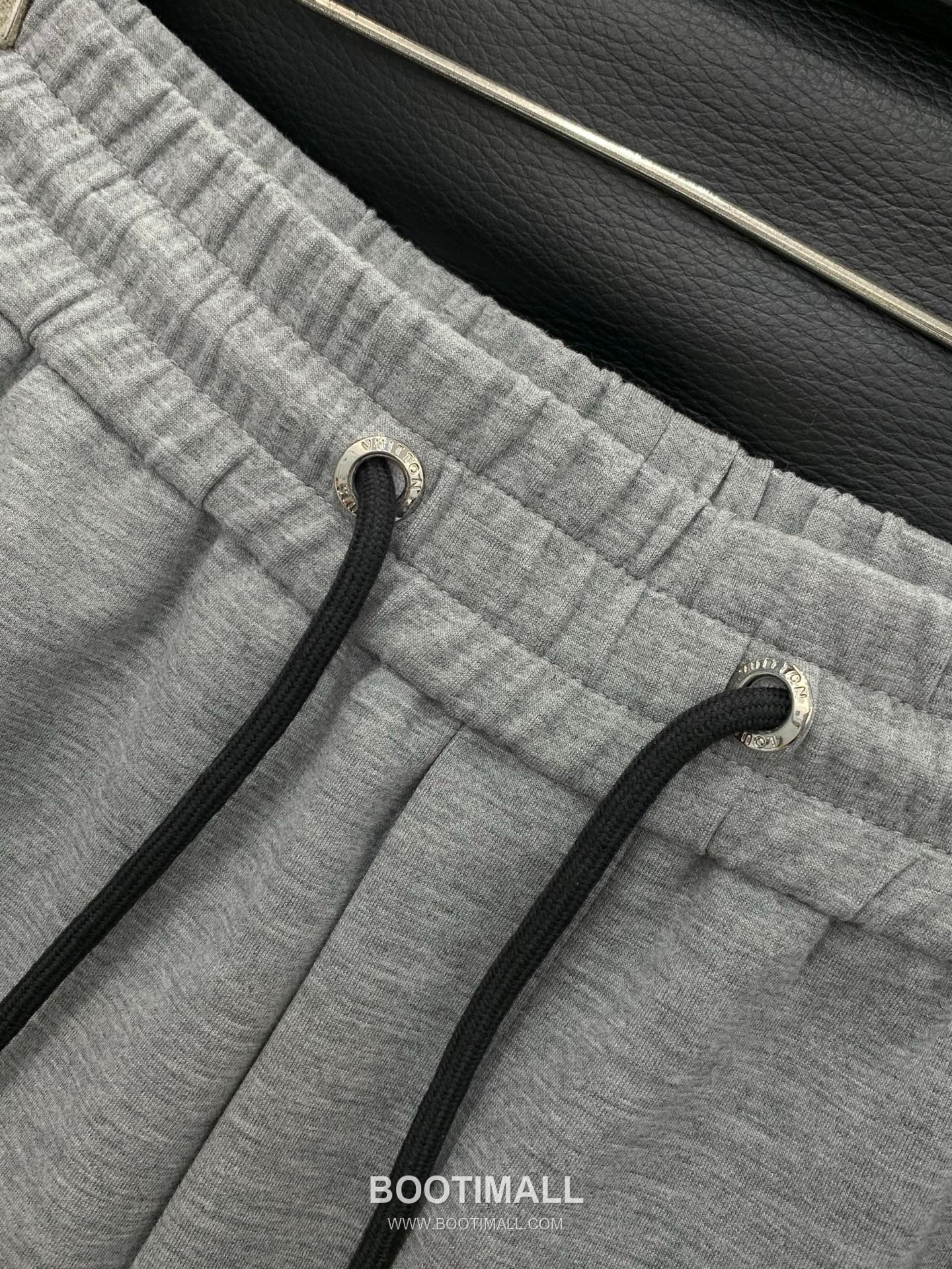 Louis Vuitton SS26 Cotton Blend Pants with Embroidered Logo 루이비통 SS26 코튼 혼방 팬츠 자수 로고 6