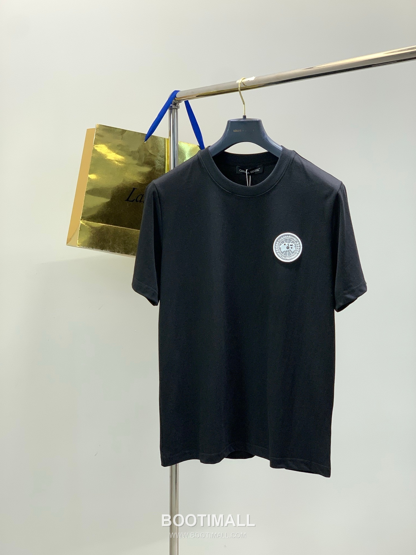 Canada Goose SS26 Cotton Crewneck T-Shirt with Embroidered Logo 캐나다구스 SS26 코튼 크루넥 티셔츠 자수 로고 1
