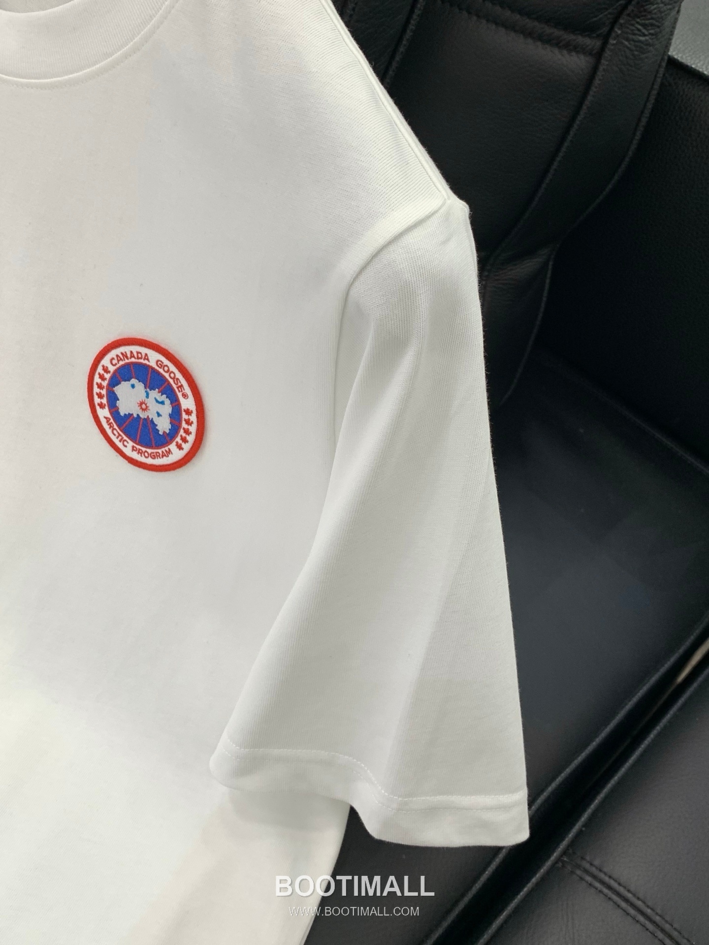 Canada Goose SS26 Cotton Crewneck T-Shirt with Embroidered Logo 캐나다구스 SS26 코튼 크루넥 티셔츠 자수 로고 5