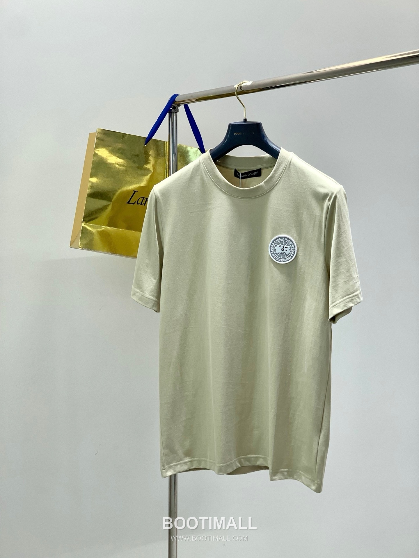 Canada Goose SS26 Cotton Crewneck T-Shirt with Embroidered Logo 캐나다구스 SS26 코튼 크루넥 티셔츠 자수 로고 1