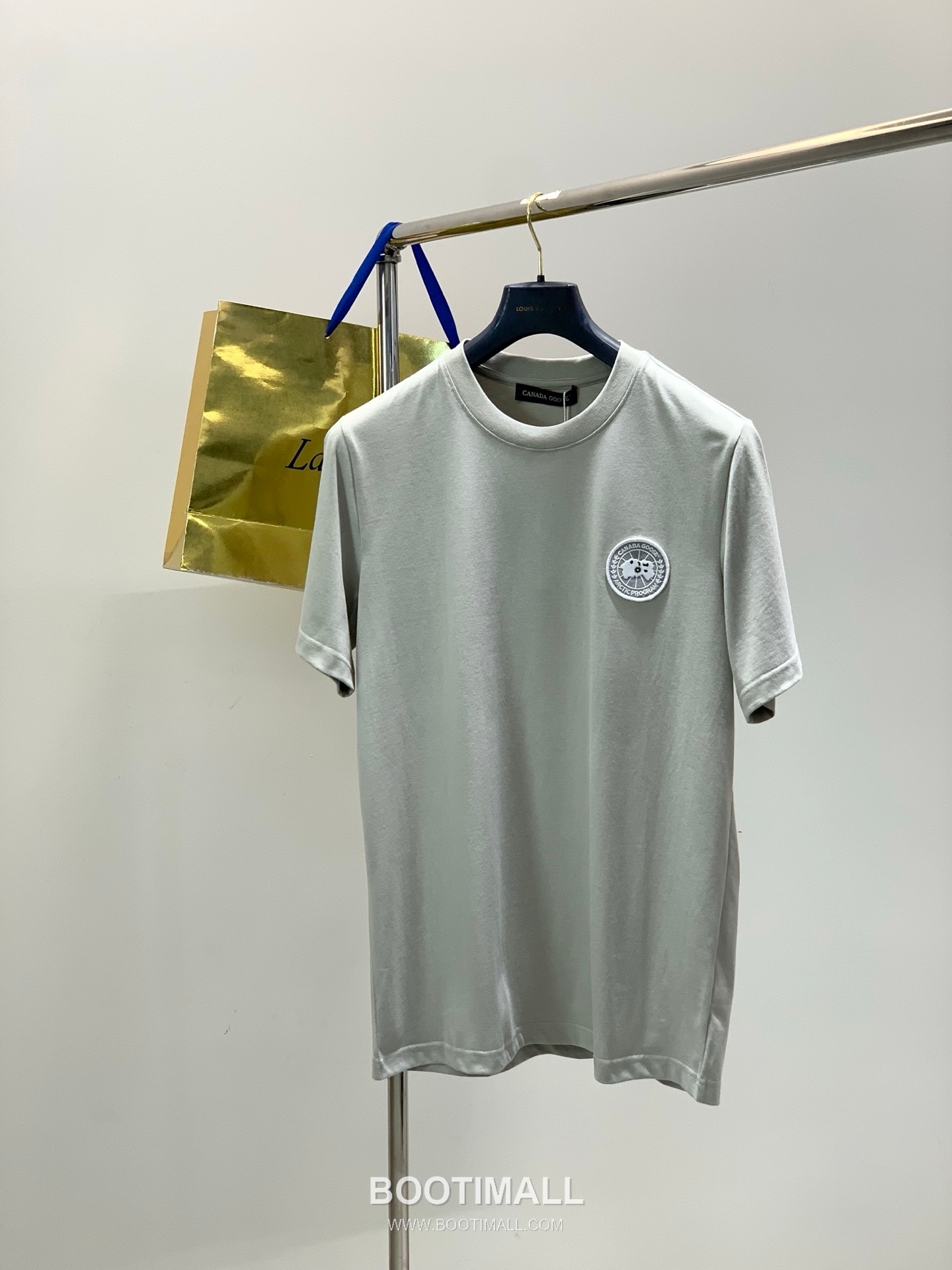 Canada Goose SS26 Cotton Crewneck T-Shirt with Embroidered Logo 캐나다구스 SS26 코튼 크루넥 티셔츠 자수 로고 1
