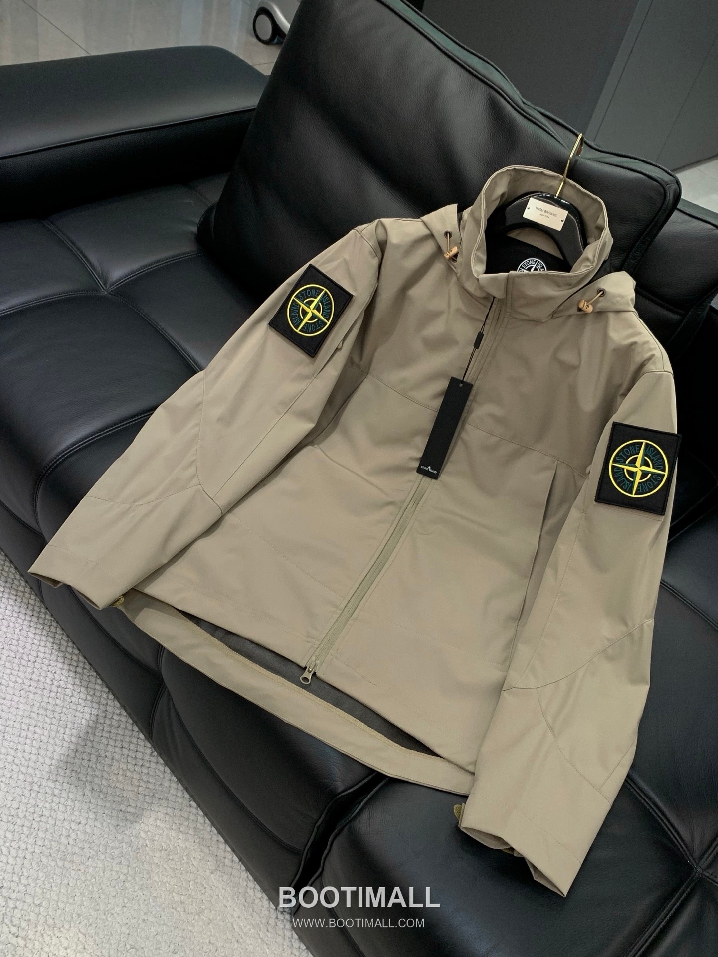Stone Island SS26 Cotton Hooded Zip Jacket with Embroidered Logo 스톤아일랜드 SS26 코튼 후드 집 재킷 자수 로고 3