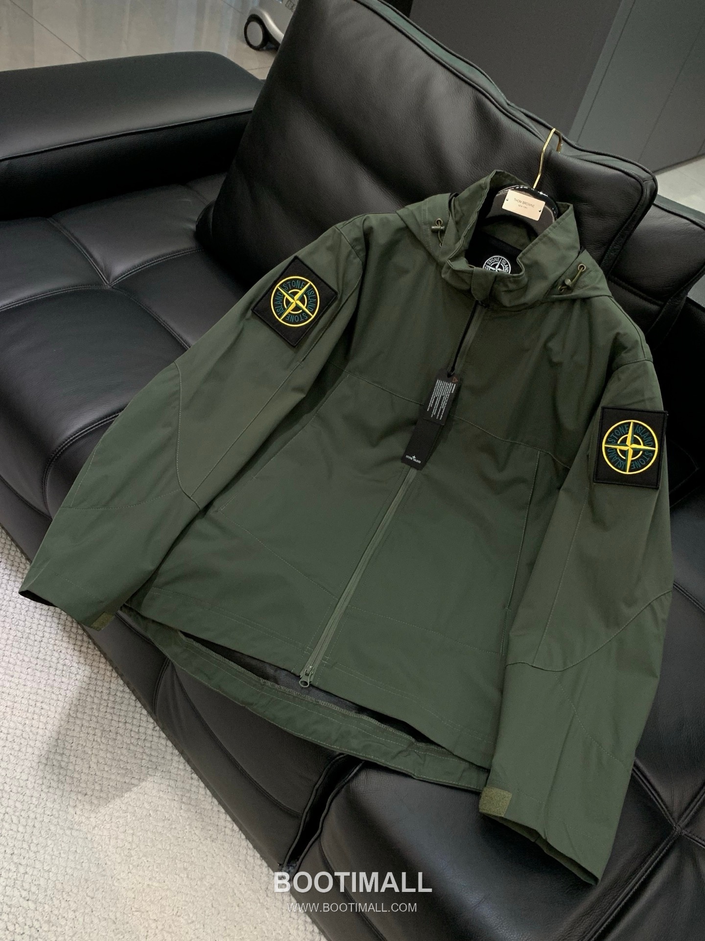 Stone Island SS26 Cotton Hooded Zip Jacket with Embroidered Logo 스톤아일랜드 SS26 코튼 후드 집 재킷 자수 로고 3