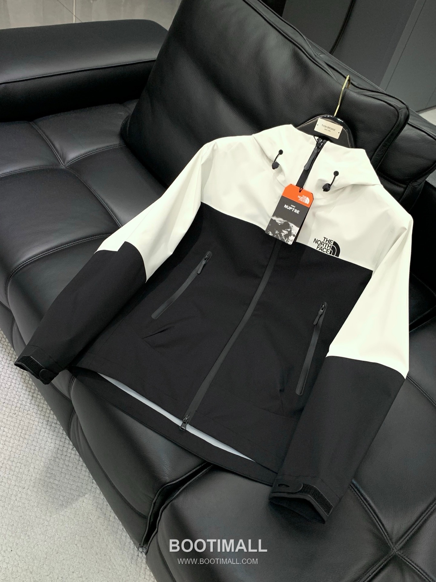 The North Face SS26 Nylon Hooded Jacket with Logo Print 노스페이스 SS26 나일론 후드 재킷 로고 프린트 3