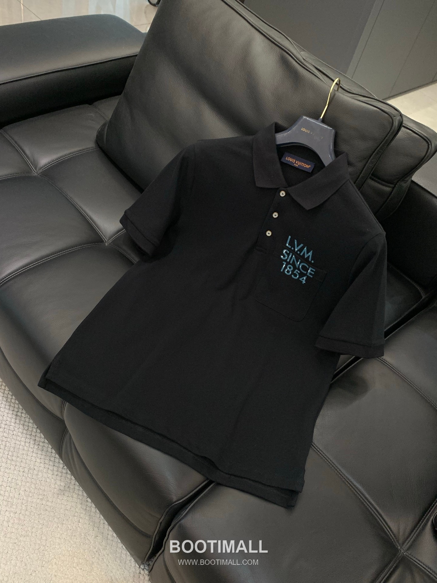 Louis Vuitton SS26 Cotton Collared Short Sleeve T-Shirt with Logo Print 루이비통 SS26 코튼 카라 반팔 티셔츠 로고 프린트 3