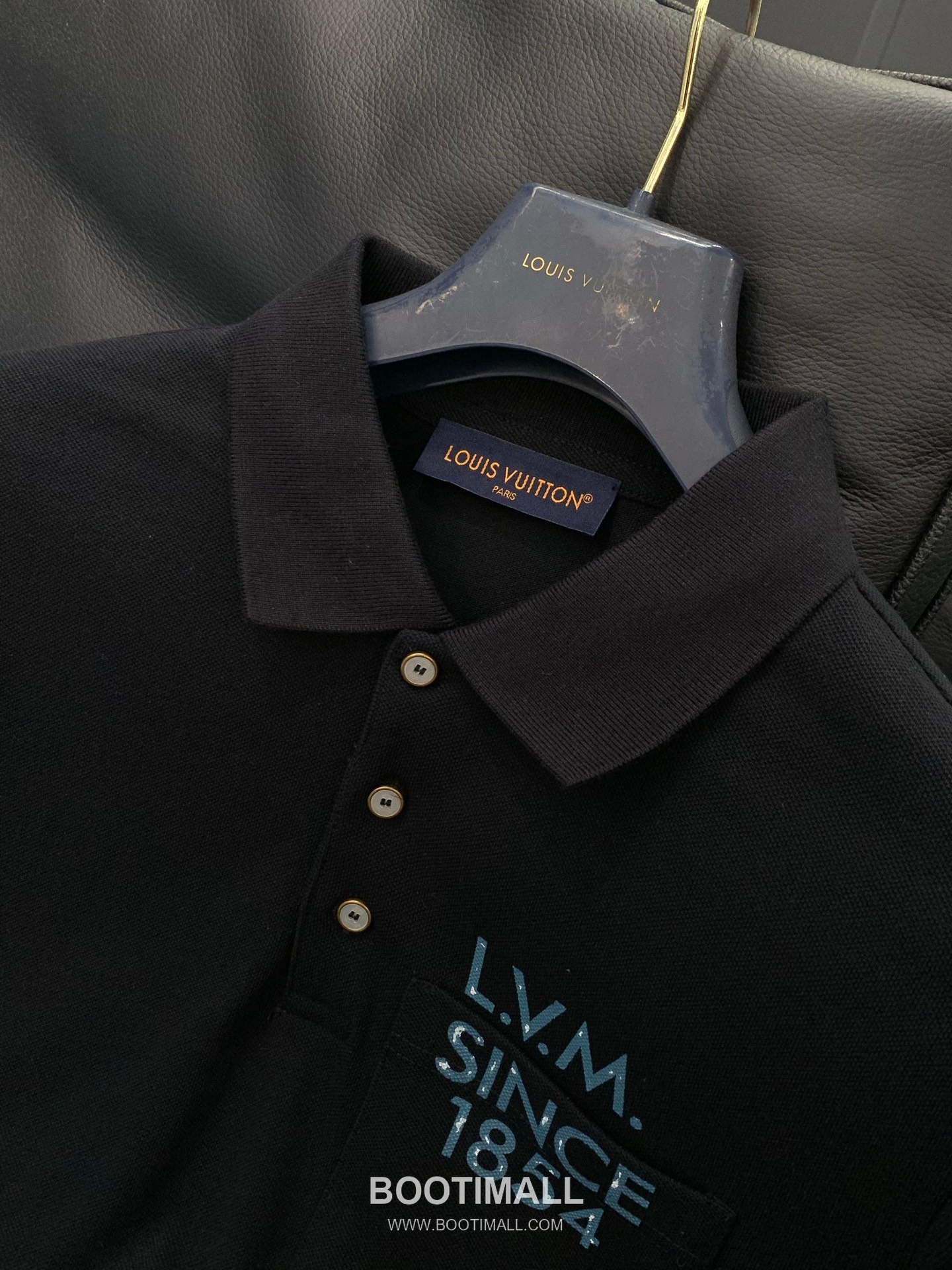 Louis Vuitton SS26 Cotton Collared Short Sleeve T-Shirt with Logo Print 루이비통 SS26 코튼 카라 반팔 티셔츠 로고 프린트 4