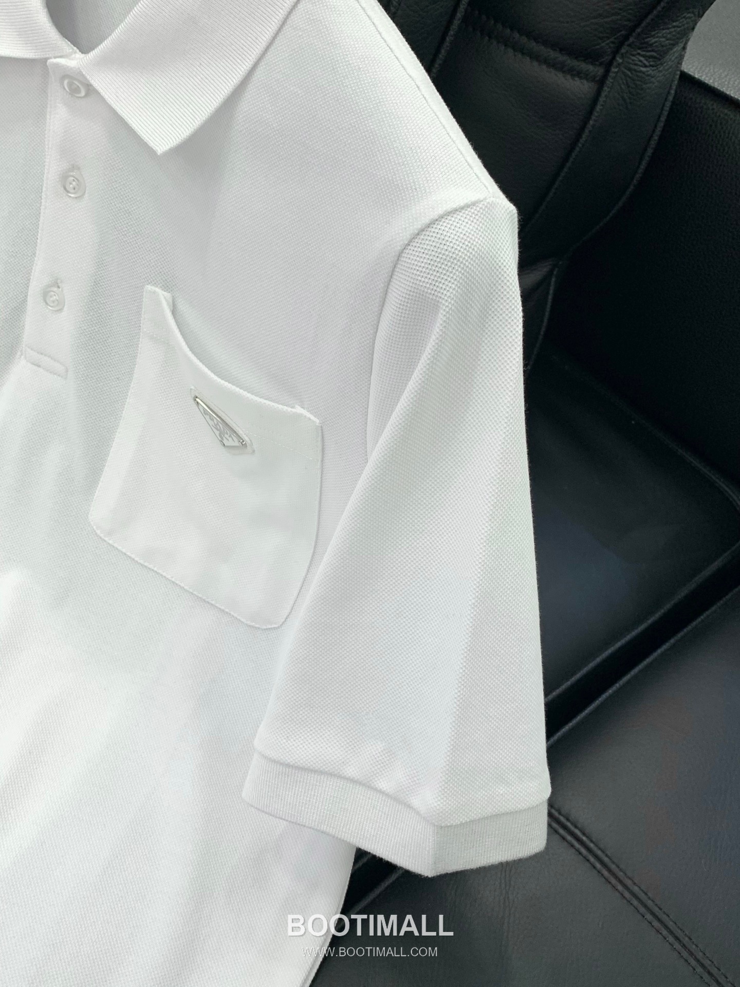 Prada SS26 Cotton Collared Short Sleeve T-Shirt with Logo Print 프라다 SS26 코튼 카라 반팔 티셔츠 로고 프린트 5