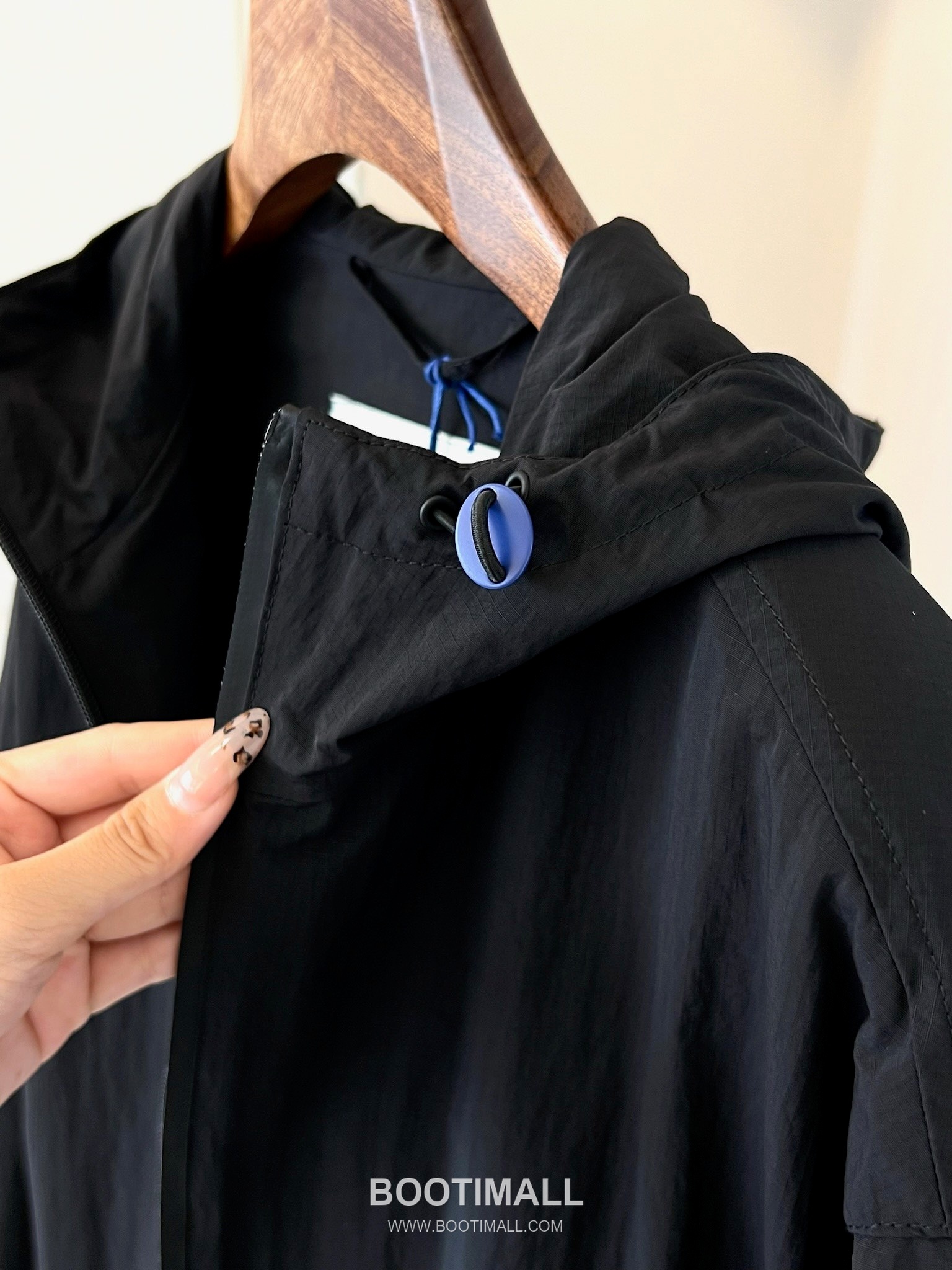 Burberry EKD Embroidered Nylon Hooded Jacket with Lightweight Design 버버리 EKD 자수 나일론 후드 재킷 라이트웨이트 디자인 13