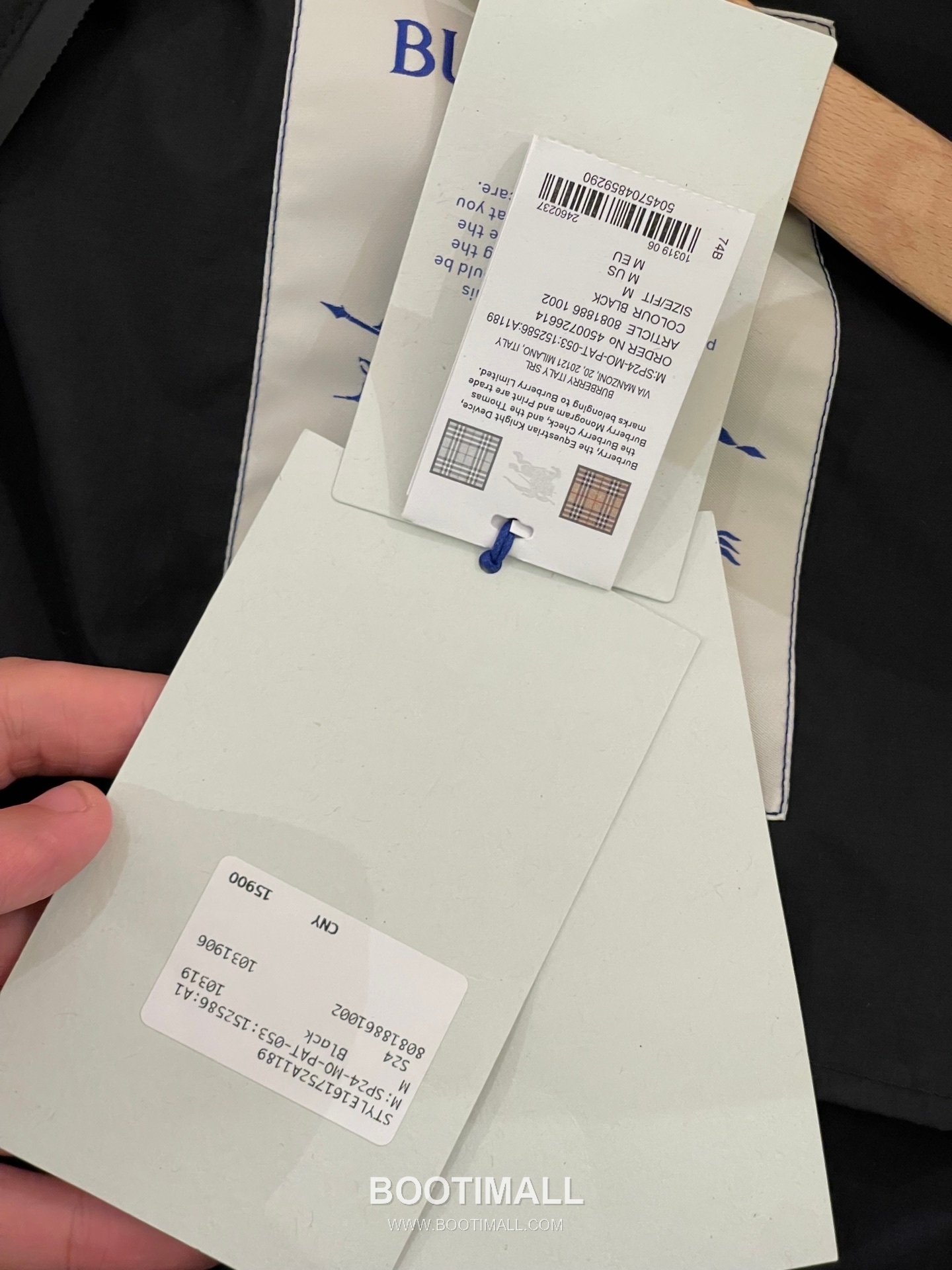 Burberry EKD Embroidered Nylon Hooded Jacket with Lightweight Design 버버리 EKD 자수 나일론 후드 재킷 라이트웨이트 디자인 17