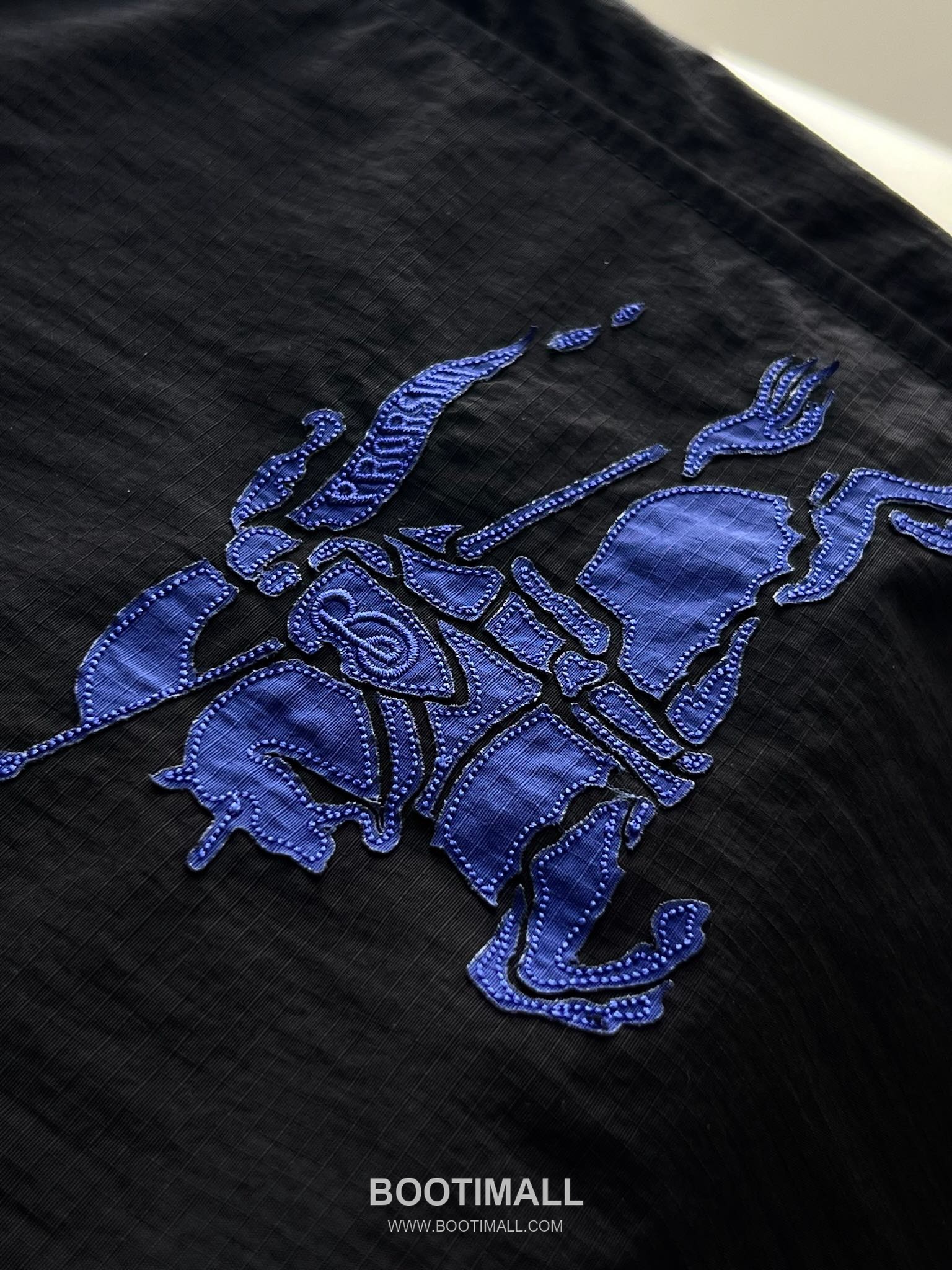 Burberry EKD Embroidered Nylon Hooded Jacket with Lightweight Design 버버리 EKD 자수 나일론 후드 재킷 라이트웨이트 디자인 18