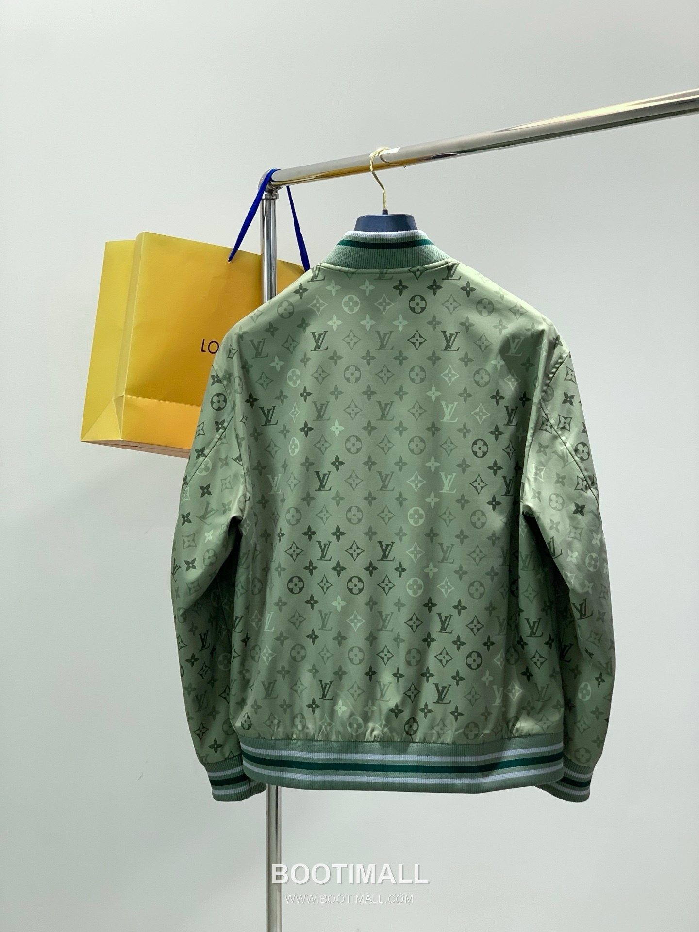 Louis Vuitton SS26 Cotton Blend Zip Jacket with Logo Print 루이비통 SS26 코튼 혼방 집 재킷 로고 프린트 2