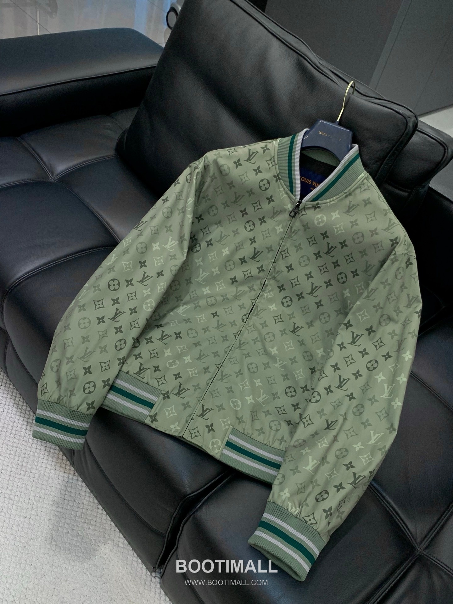 Louis Vuitton SS26 Cotton Blend Zip Jacket with Logo Print 루이비통 SS26 코튼 혼방 집 재킷 로고 프린트 3