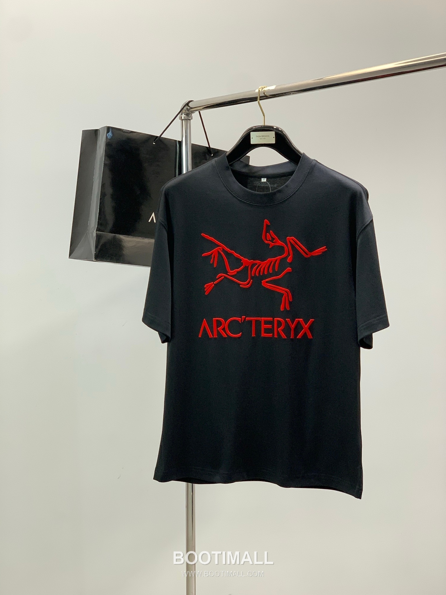 Arc'teryx SS26 Cotton Crewneck T-Shirt with Minimal Design 아크테릭스 SS26 코튼 크루넥 티셔츠 미니멀 디자인 1