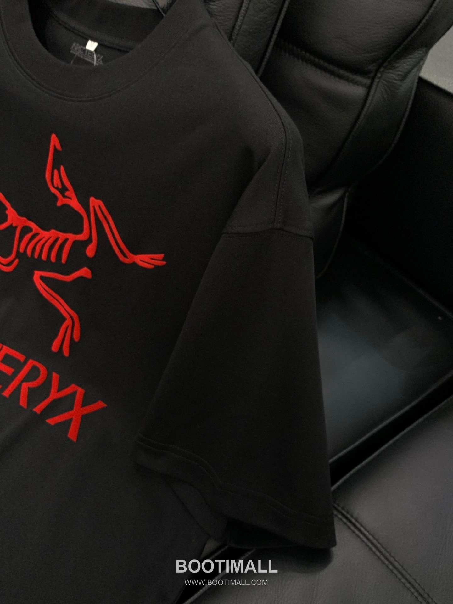 Arc'teryx SS26 Cotton Crewneck T-Shirt with Minimal Design 아크테릭스 SS26 코튼 크루넥 티셔츠 미니멀 디자인 5