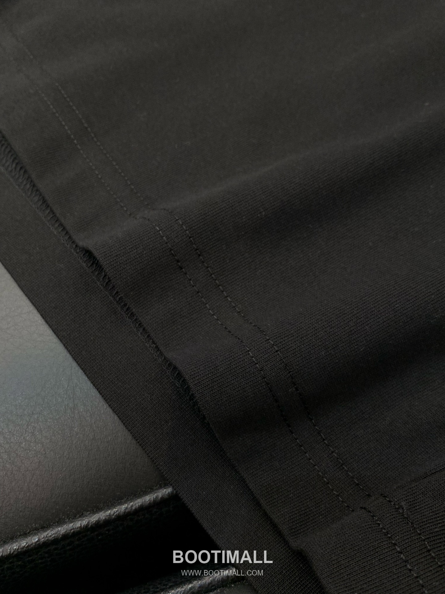 Arc'teryx SS26 Cotton Crewneck T-Shirt with Minimal Design 아크테릭스 SS26 코튼 크루넥 티셔츠 미니멀 디자인 8