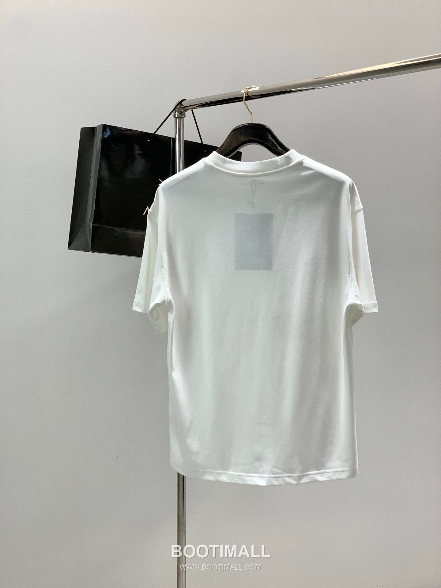 Arc'teryx SS26 Cotton Crewneck T-Shirt with Minimal Design 아크테릭스 SS26 코튼 크루넥 티셔츠 미니멀 디자인 2