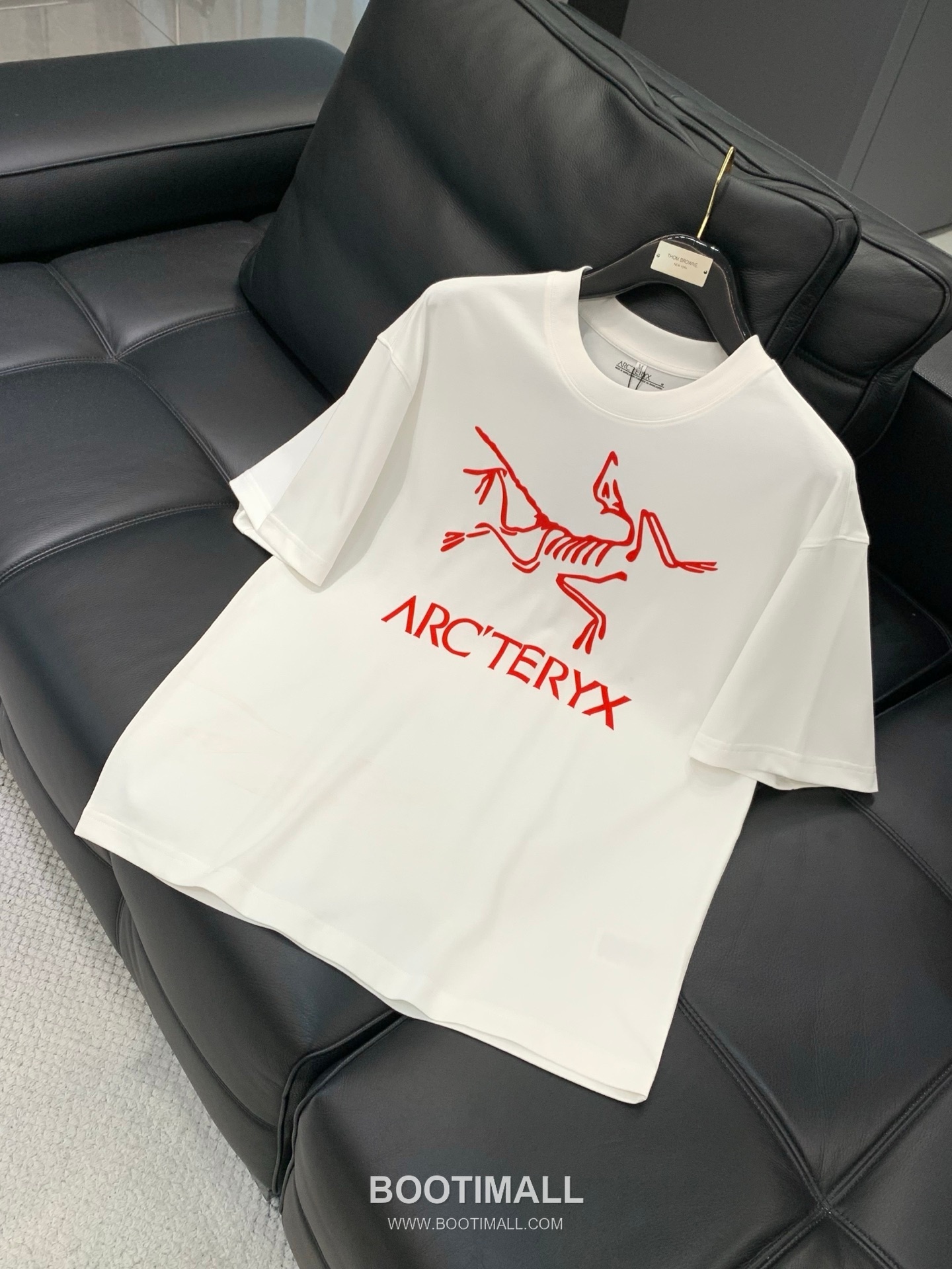 Arc'teryx SS26 Cotton Crewneck T-Shirt with Minimal Design 아크테릭스 SS26 코튼 크루넥 티셔츠 미니멀 디자인 3