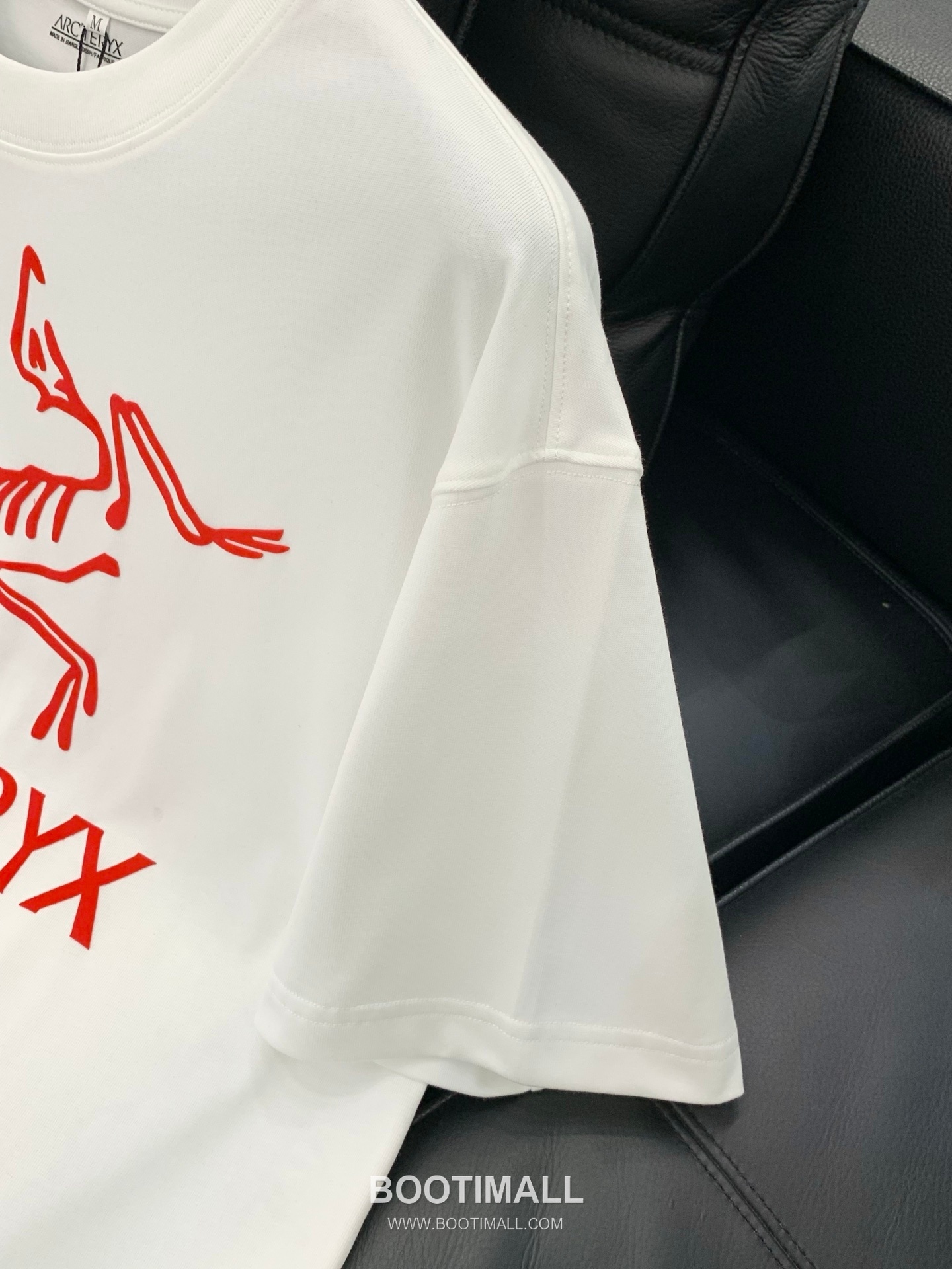 Arc'teryx SS26 Cotton Crewneck T-Shirt with Minimal Design 아크테릭스 SS26 코튼 크루넥 티셔츠 미니멀 디자인 5