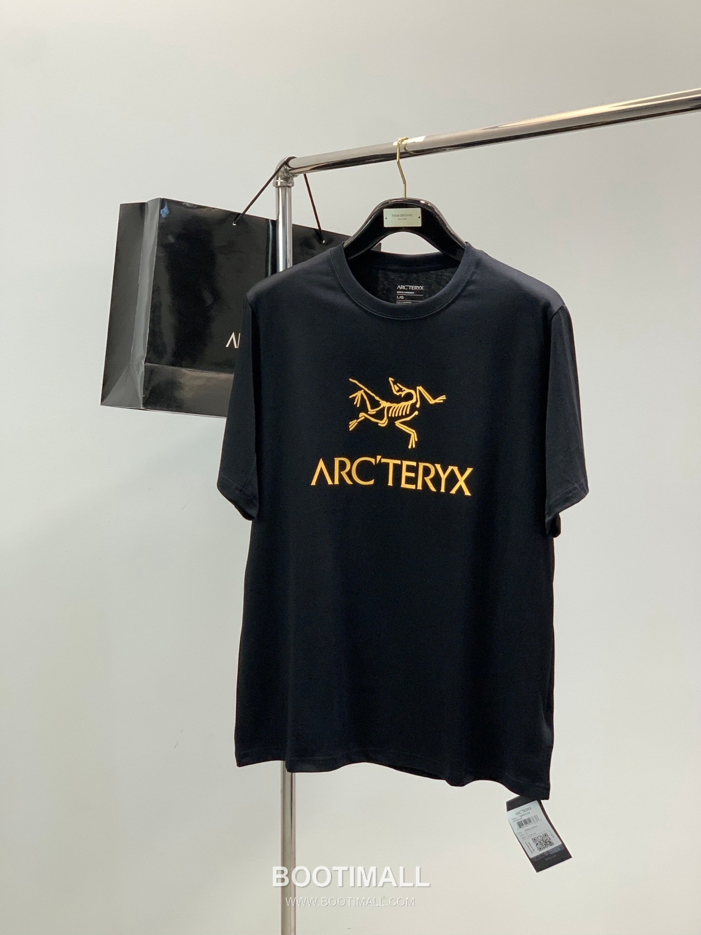 Arc'teryx SS26 Cotton Crewneck T-Shirt with Minimal Design 아크테릭스 SS26 코튼 크루넥 티셔츠 미니멀 디자인 1