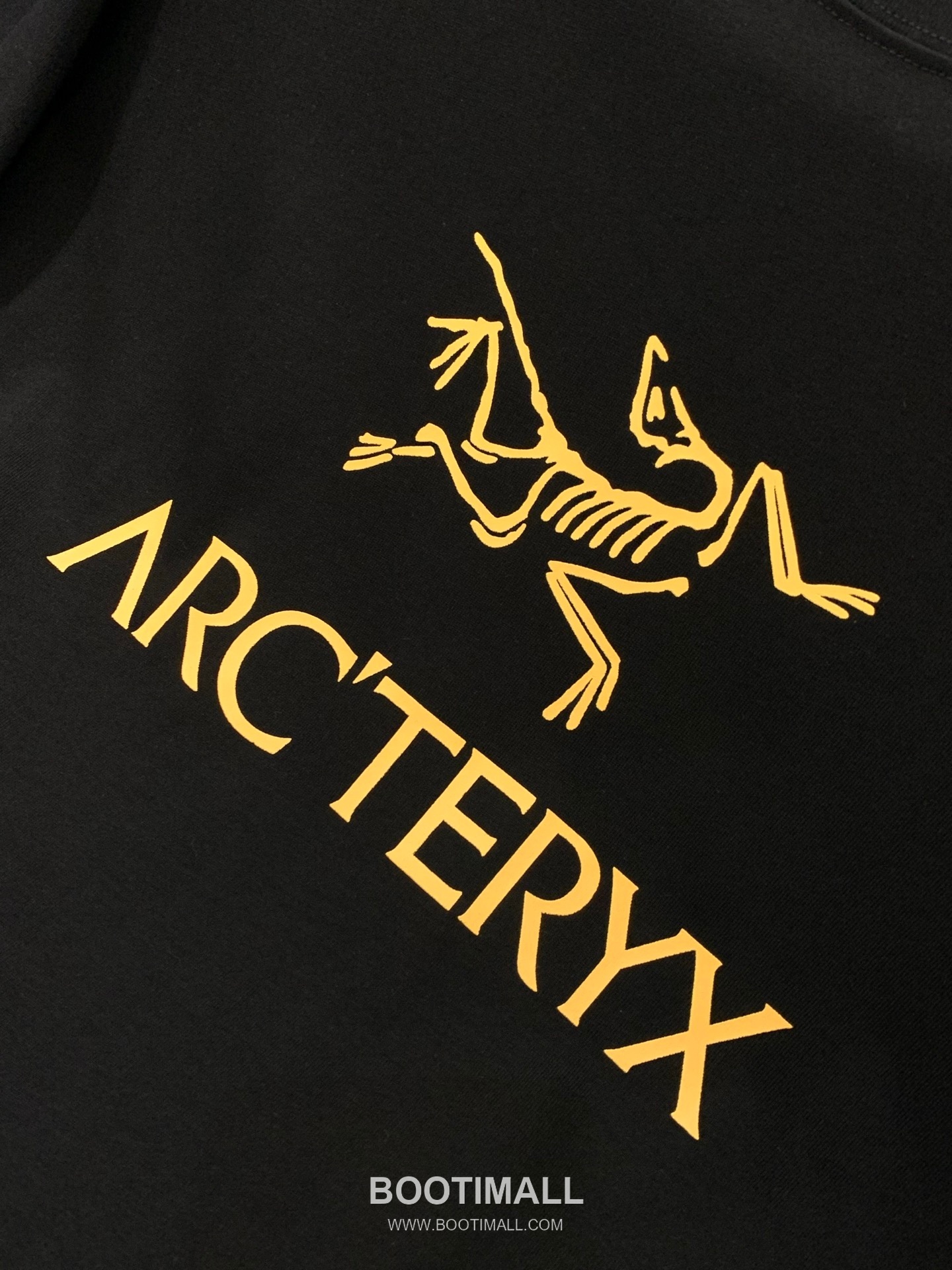 Arc'teryx SS26 Cotton Crewneck T-Shirt with Minimal Design 아크테릭스 SS26 코튼 크루넥 티셔츠 미니멀 디자인 6