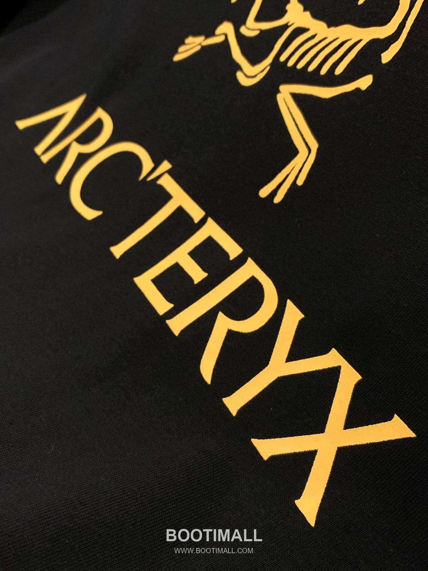 Arc'teryx SS26 Cotton Crewneck T-Shirt with Minimal Design 아크테릭스 SS26 코튼 크루넥 티셔츠 미니멀 디자인 7
