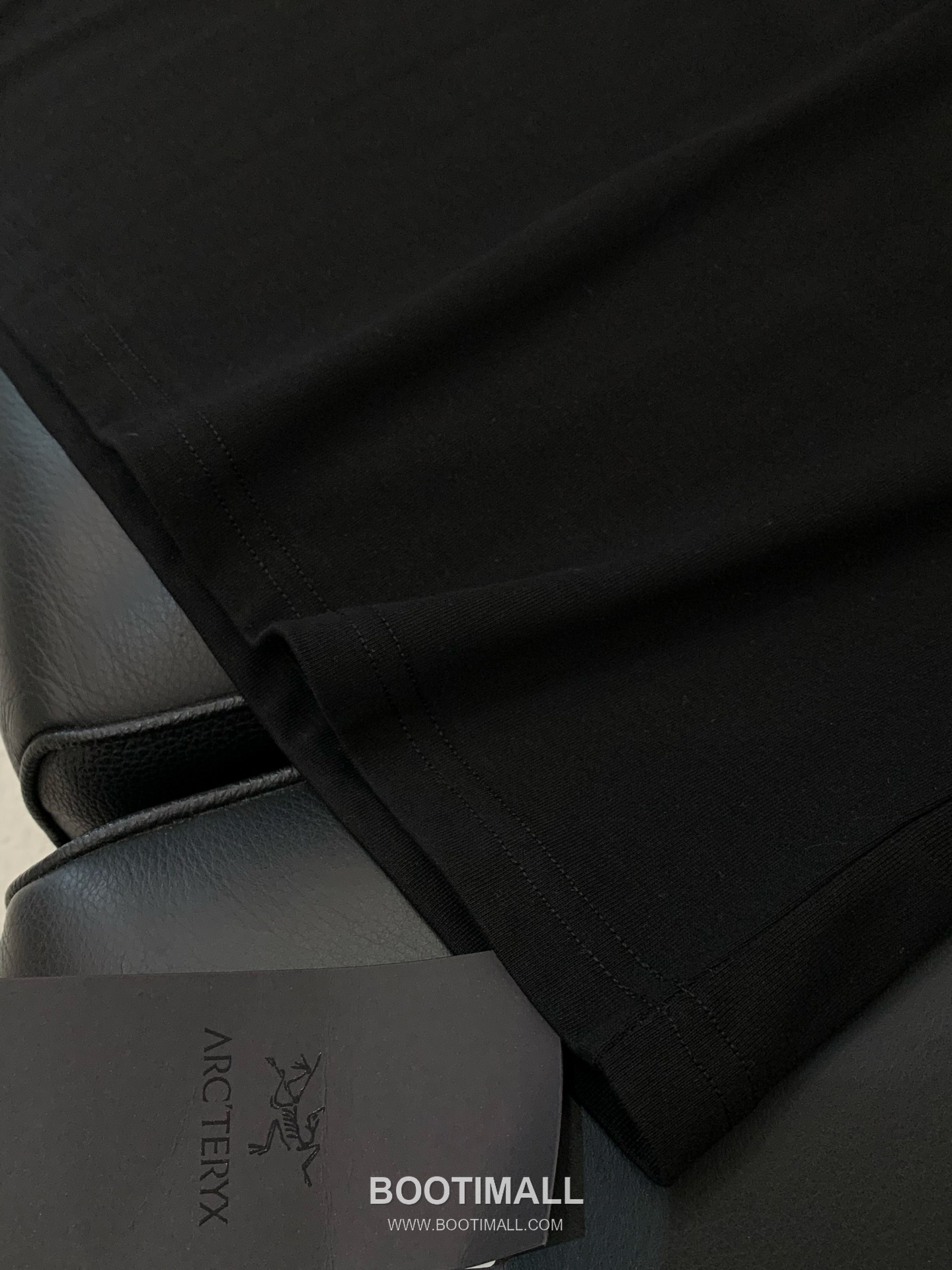 Arc'teryx SS26 Cotton Crewneck T-Shirt with Minimal Design 아크테릭스 SS26 코튼 크루넥 티셔츠 미니멀 디자인 8